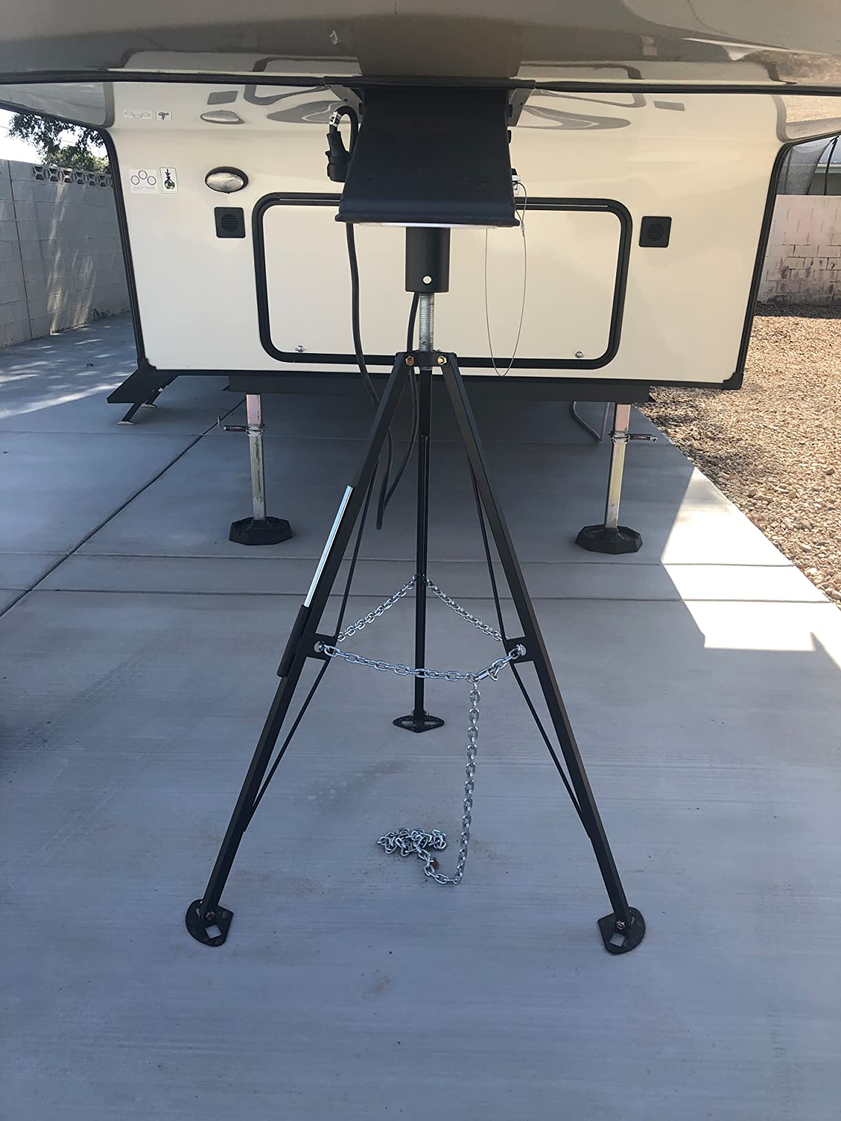 Camco Eaz-Lift 5th Wheel King Pin Tripod Stabilizer - w/Adjustable Height customer photo 2
