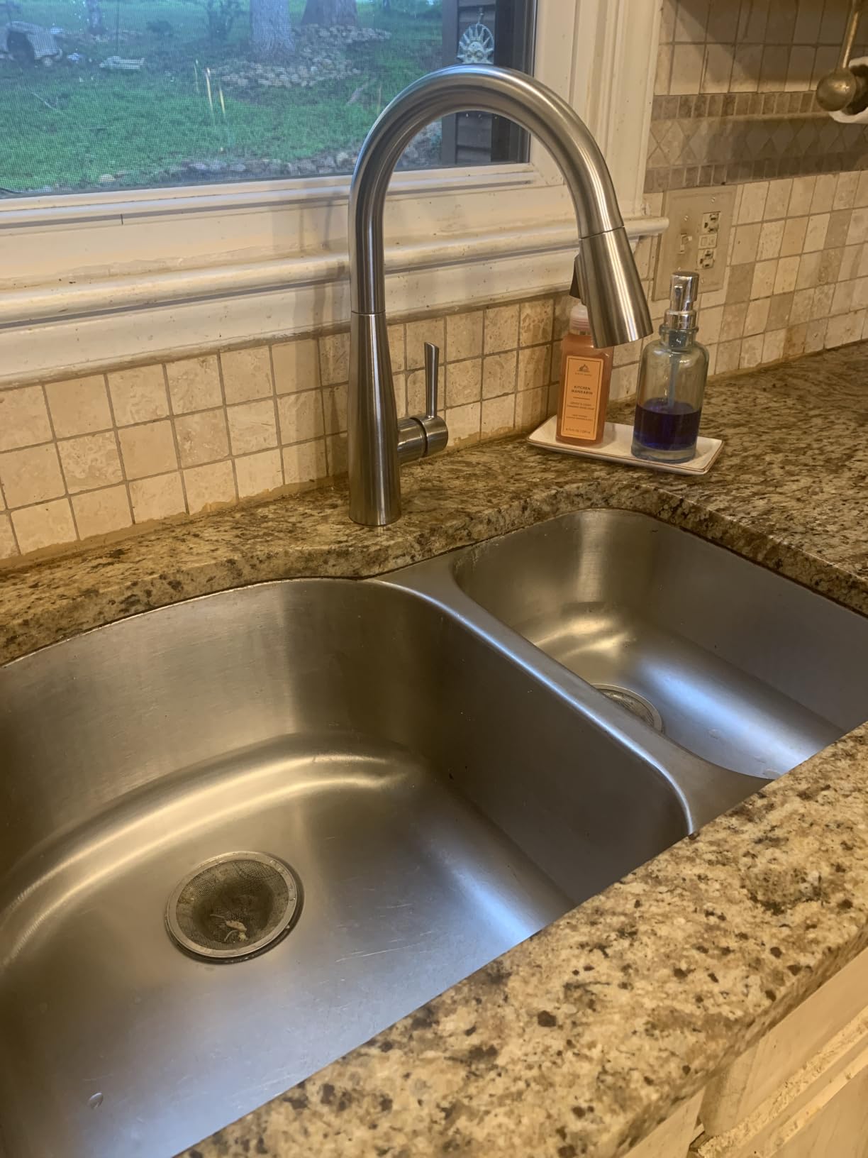 Delta Essa Brushed Nickel Kitchen Faucet with Pull Down Sprayer, Modern Single Hole Kitchen Sink Faucet, Single Handle, Arctic Stainless 9113-AR-DST customer photo 1