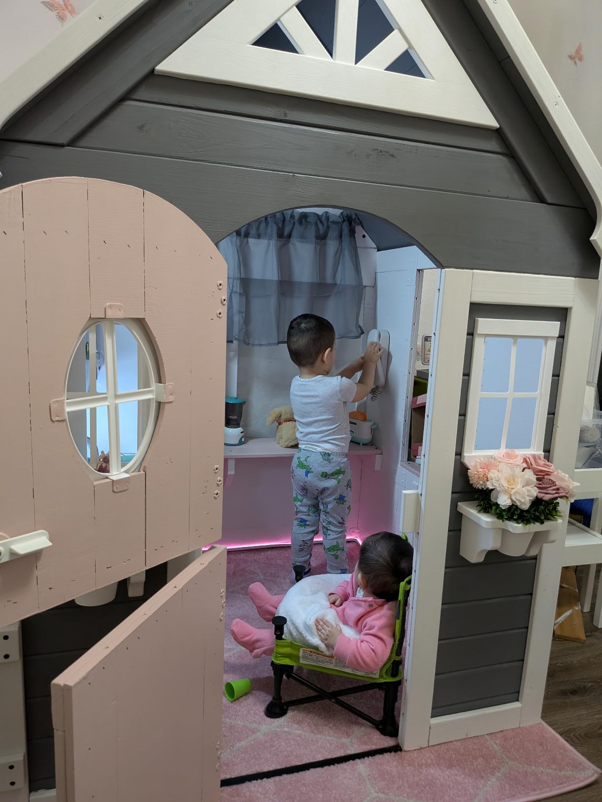 Backyard Discovery Aspen Cedar Wooden Kids Playhouse Cottage with Play Kitchen, Snack Bar, Picnic Bench, Dinner Bell, Mailbox, Dutch Door, Flowerpot Holders, Toy Lights, Country Style for Outdoor Play customer photo 1