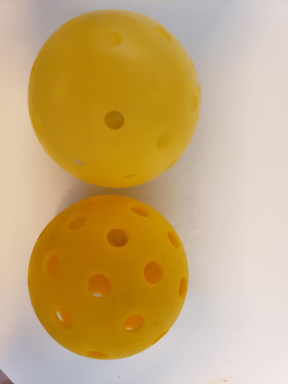 Tourna Strike Outdoor Pickleballs (12 Pack) - USAPA Approved, Optic Yellow (PIKL-12-OY-O) customer photo 1