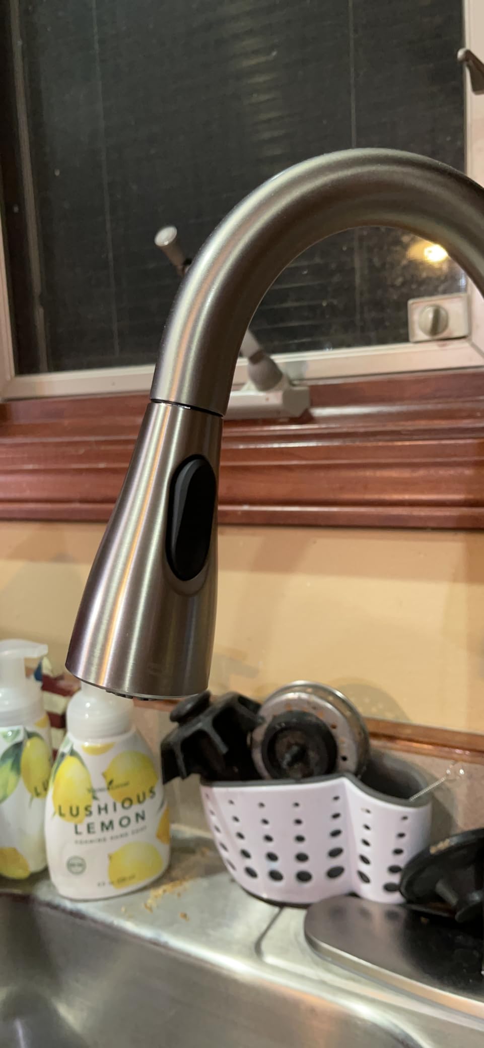 Moen Essie Spot Resist Stainless Pulldown Sprayer Kitchen Sink Faucet Set with Modern Pump Soap Dispenser, 87014SRS customer photo 1