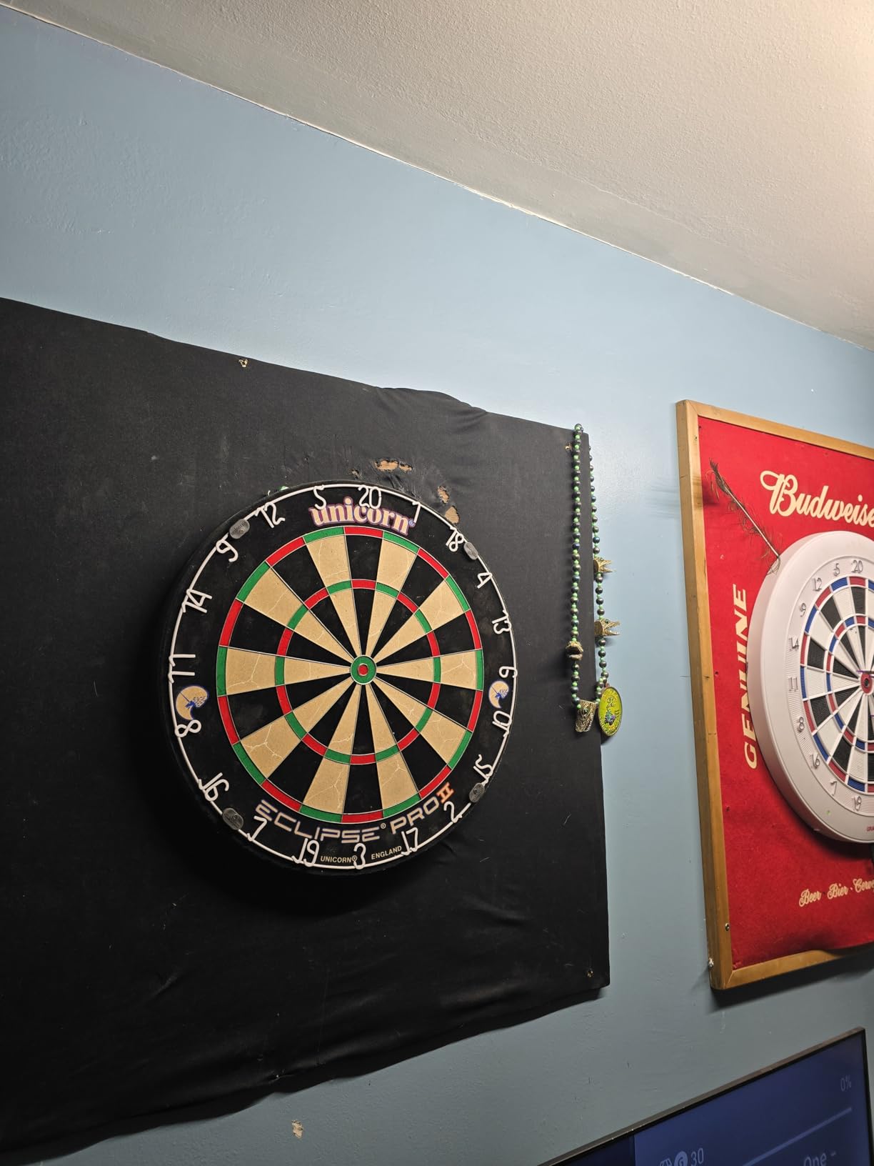 Unicorn Eclipse Pro 2 Bristle Steel Tip Dartboard with American Legend Dartboard Cabinets – Ultra-Slim Bullseye – High-Vis Rotatable Number Ring – 30% Thinner Wire customer photo 2