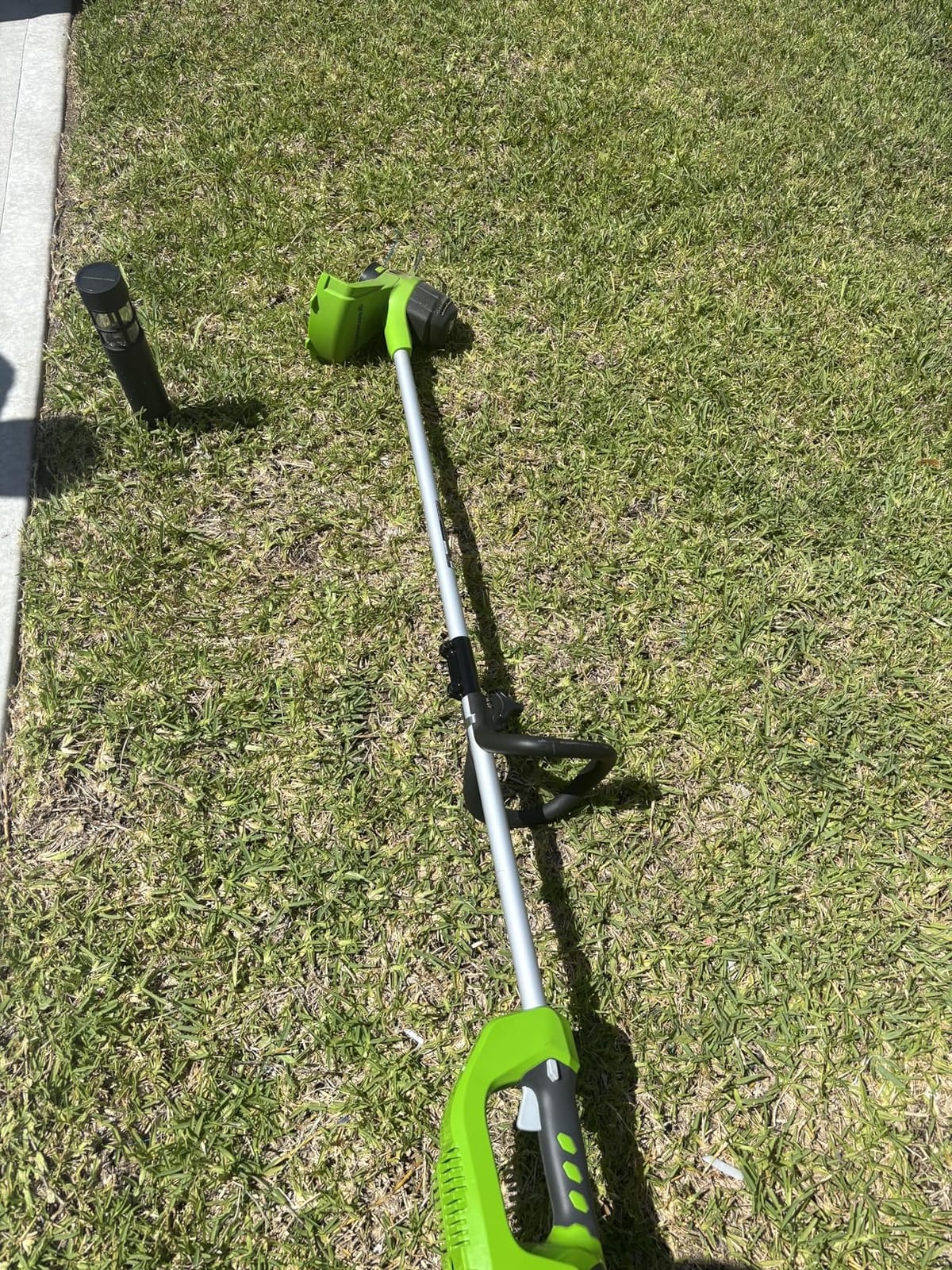 Greenworks 40V 12 in Cordless String Trimmer, 2.0 Ah Battery and Charger customer photo 1