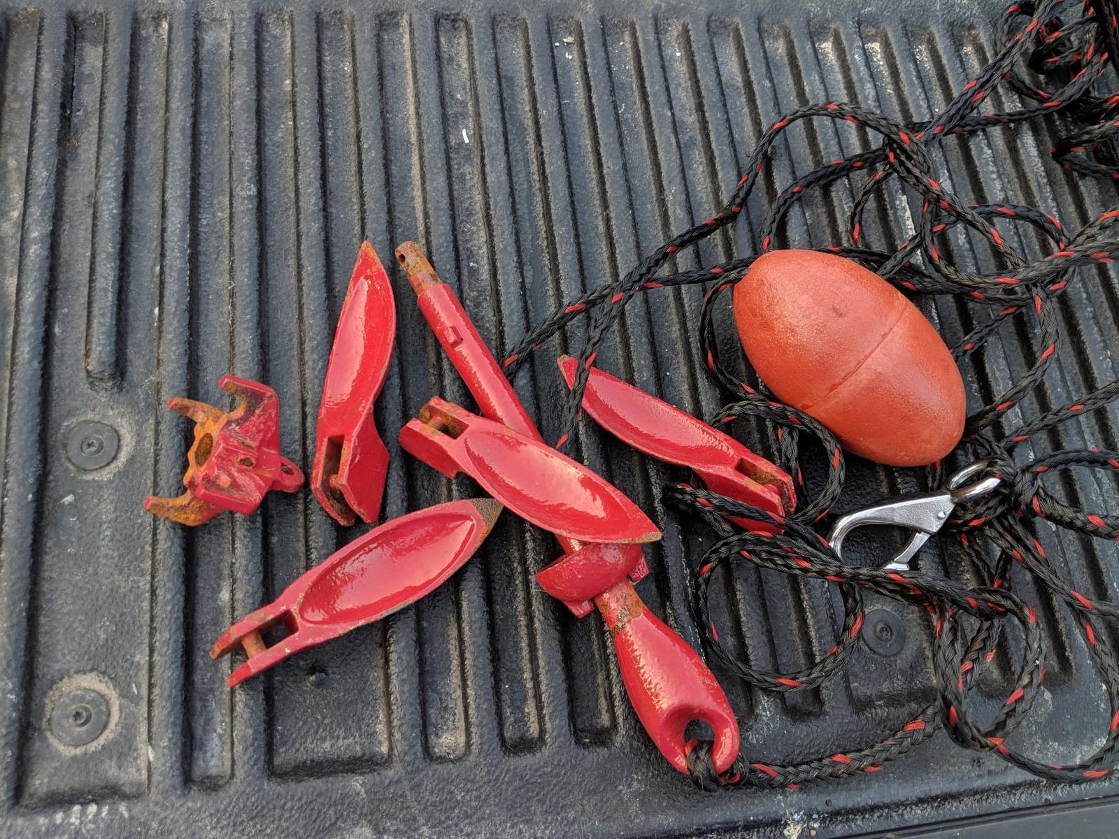 MarineNow 3.5 lb Folding Grapnel Anchor Kit with 25 ft Rope for Kayak, Jet Ski & Paddle Board customer photo 1