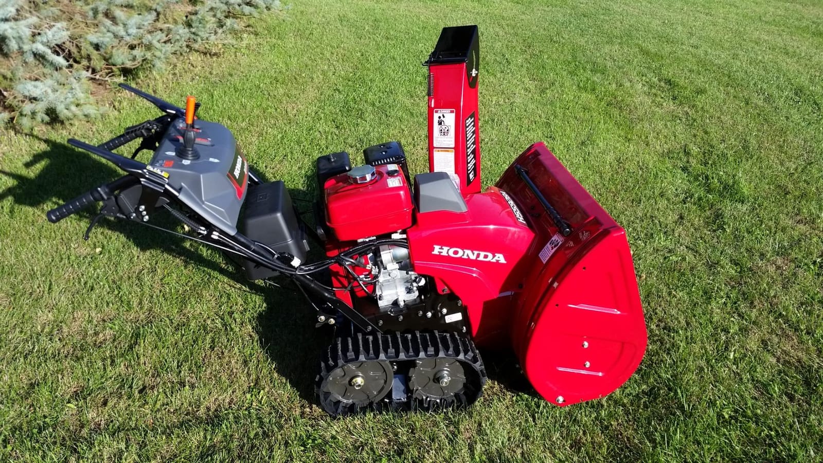 Honda HSS928 28-Inch Two Stage Snow Blower (HSS928AATD) | Electric Start and Track Drive, Clears Up to 1900 Pounds per Minute with 52-Foot Max Throwing Distance, Self-Propelled customer photo 1