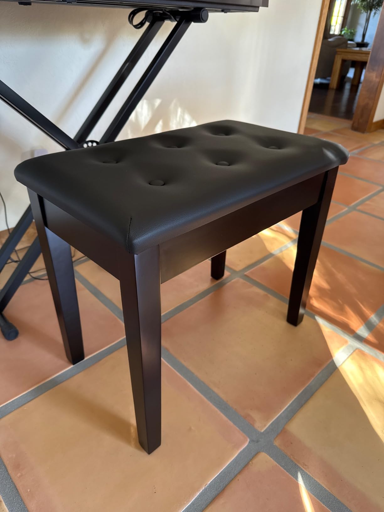SONGMICS Piano Bench with Padded Cushion and Storage Compartment for Music Books, Vanity Stool, Tufted Wooden Piano Seat, 13.8 x 22 x 19.5 Inches, Black ULPB55H customer photo 1