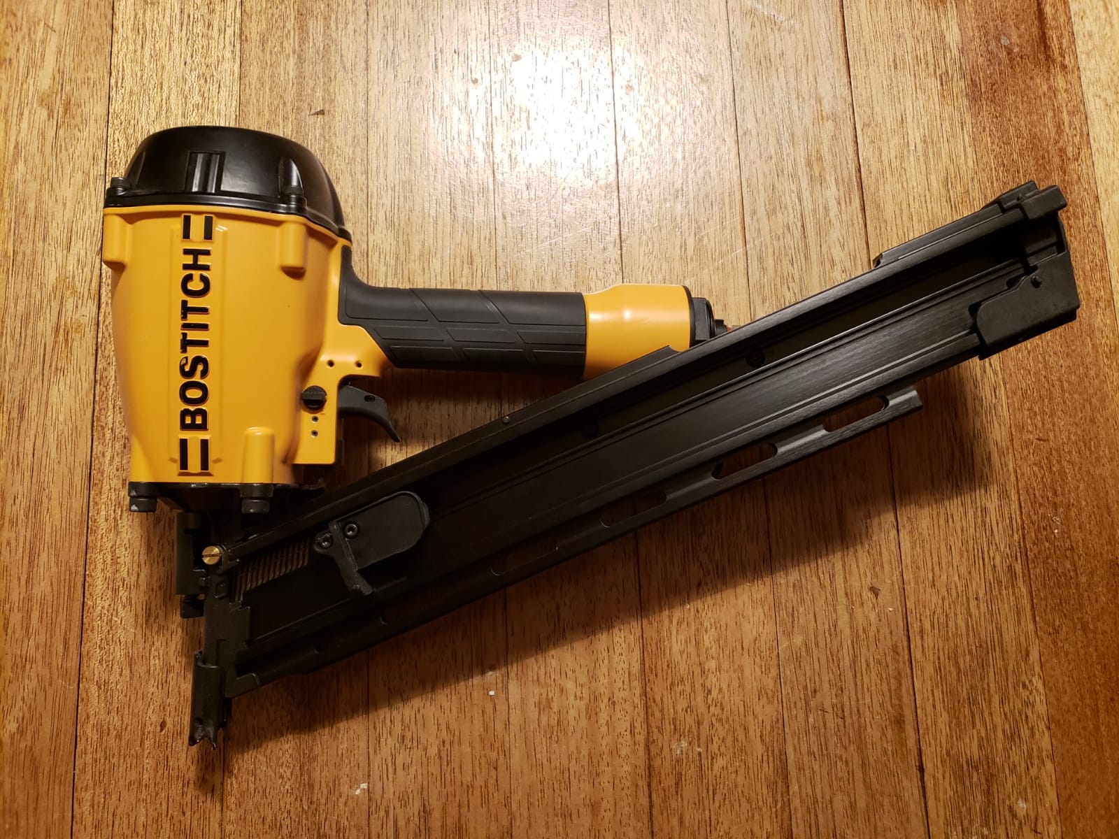 BOSTITCH Framing Nailer, Wire Weld, 28 Degree, 2 to 3-1/4-Inch, Pneumatic (BTF83WW) customer photo 1
