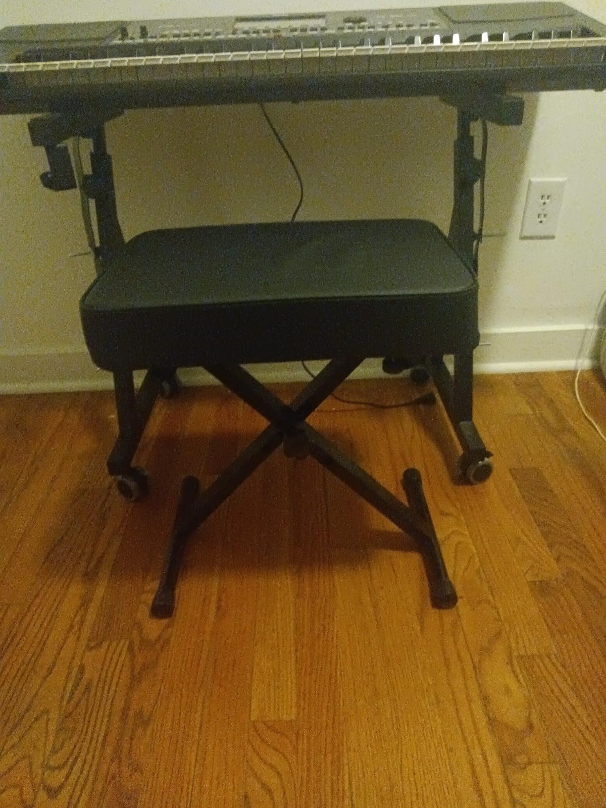 RockJam RJKBB100 Adjustable Padded Piano Bench, Keyboard Stool customer photo 2