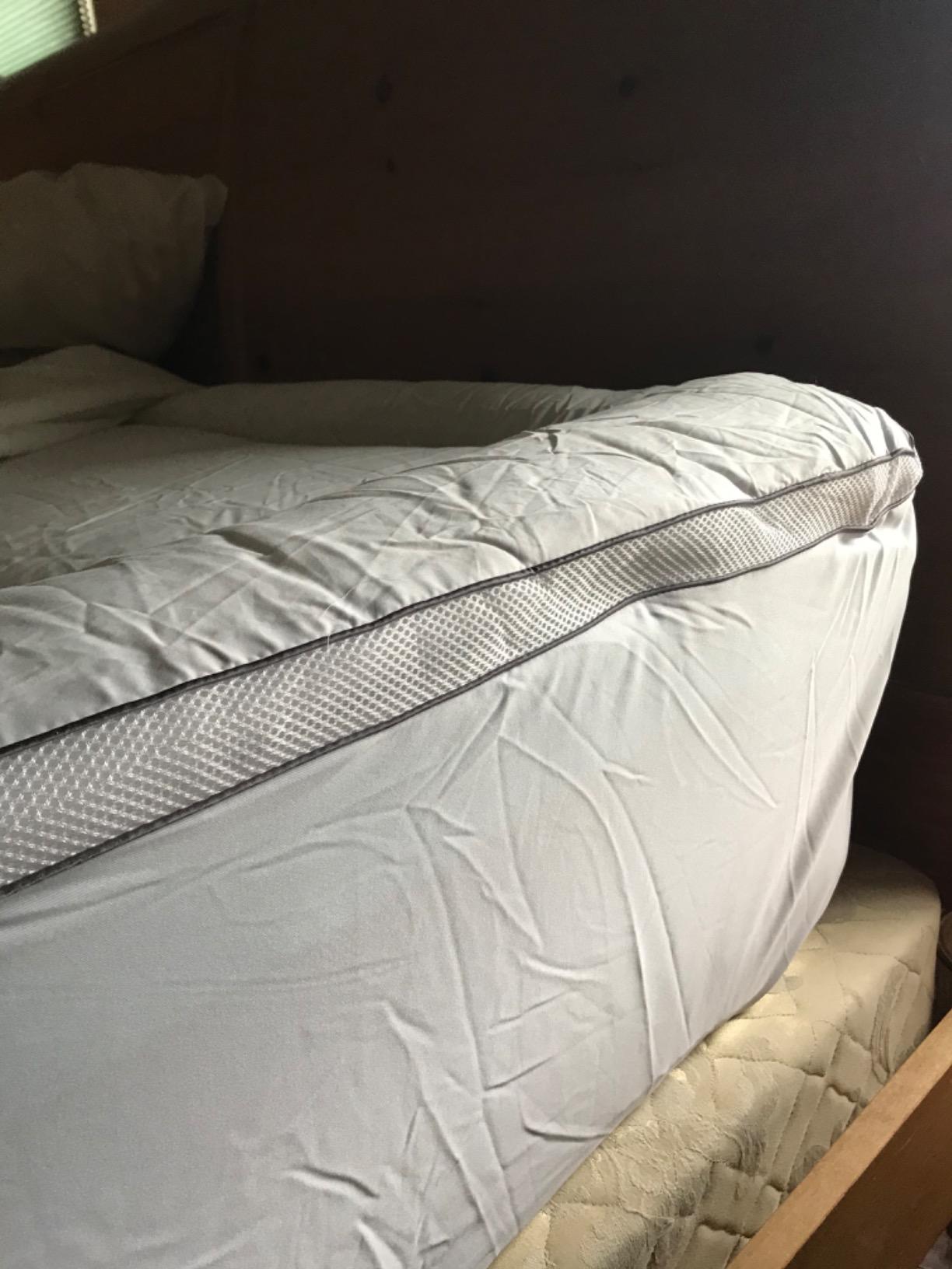 Viscosoft 4 Inch Hybrid Mattress Topper Queen - Memory Foam & Pillow Top customer photo 2