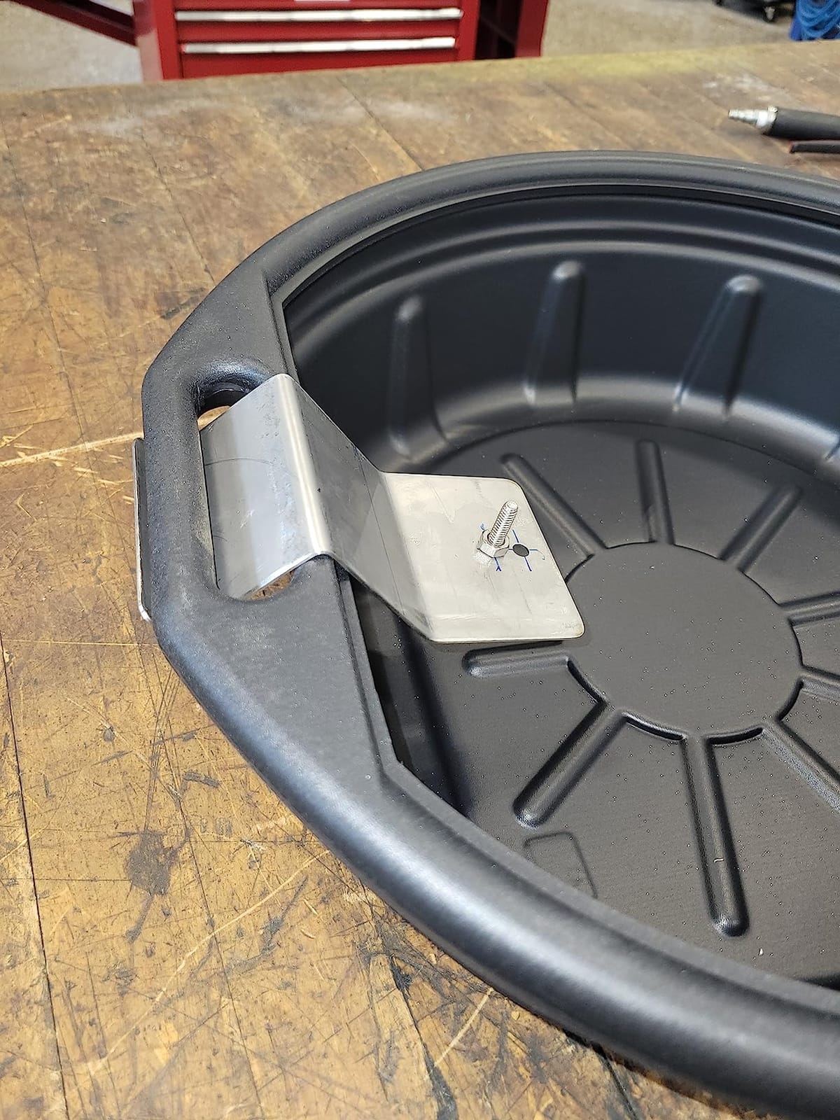 Performance Tool W4071 4.5 Gallon Black Oil Drain Pan customer photo 2