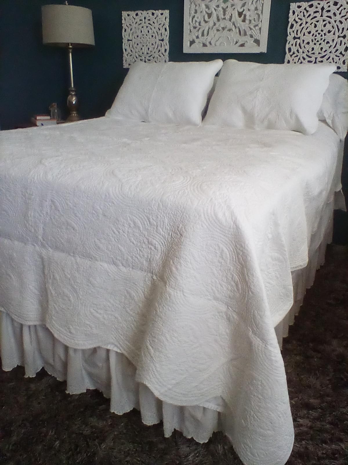 Cozy Line Home Fashions 100% Cotton Medallion Off White Matelasse Embossed Bedding Quilt Set, Reversible Lightweight Bedspread, Coverlet for All Season (Blantyre - Ivory, Queen - 3 piece) customer photo 1