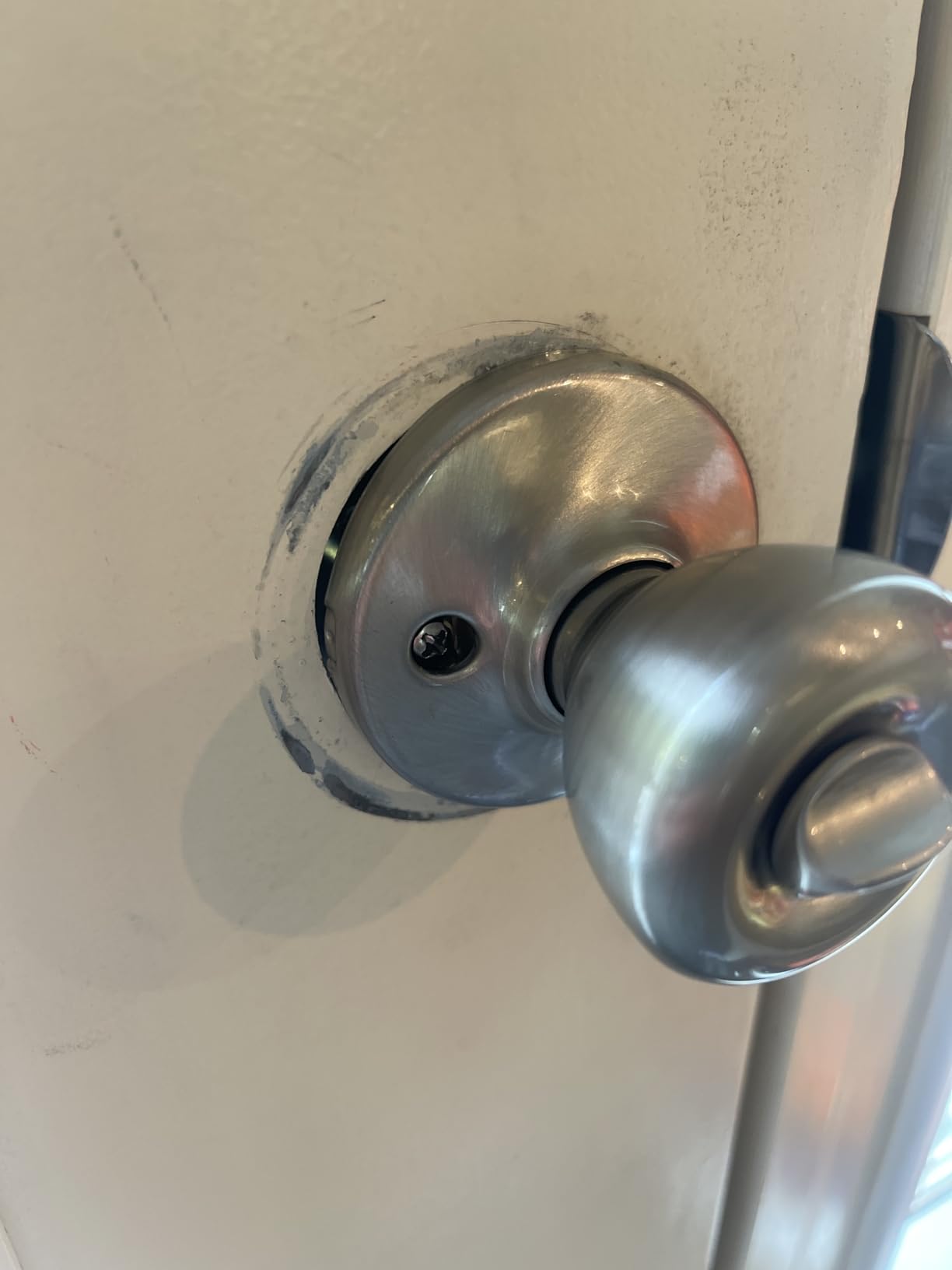 Kwikset Tylo Entry Door Knob with Lock and Key, Secure Keyed Handle Exterior, Front Entrance and Bedroom, Satin Nickel, Pick Resistant SmartKey Rekey Security and Microban customer photo 2