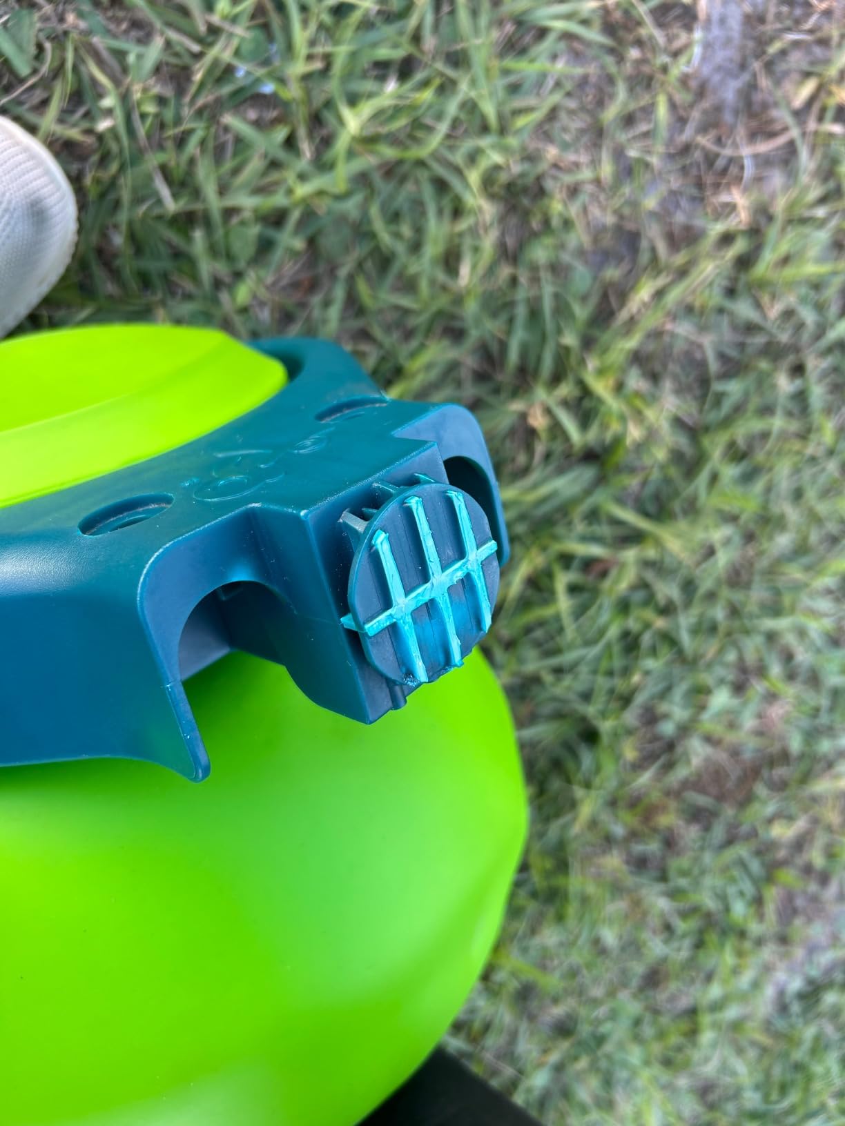 TP Toys Spiro Spin Teeter Totter - Bounces and Spins 360 Degrees, Blue/Green customer photo 1