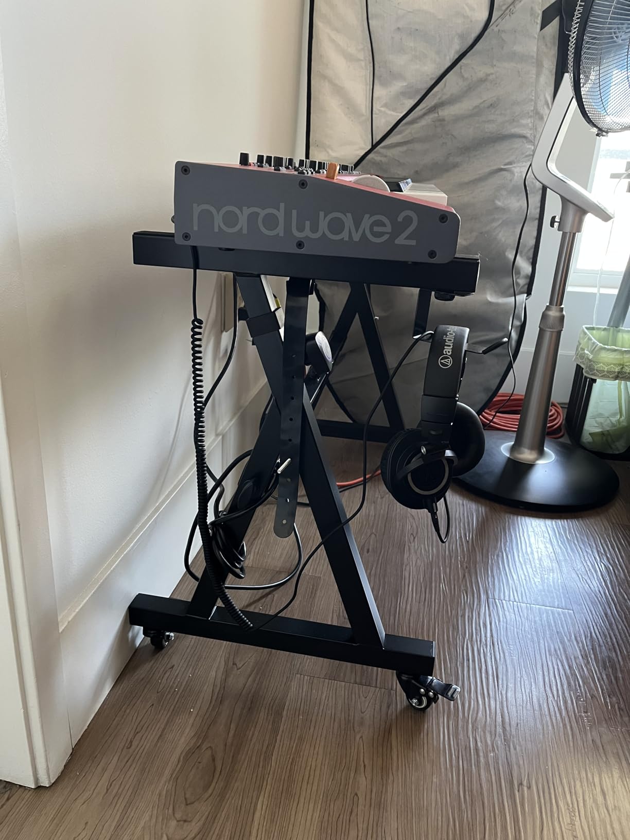 Liquid Stands Keyboard Stand w/ Wheels - Black Z Style Adjustable & Portable Professional Heavy Duty Digital Piano Stand - Fits 54-88 Key Electric Pianos - Sturdy Rolling Musical Keyboard Stand customer photo 1