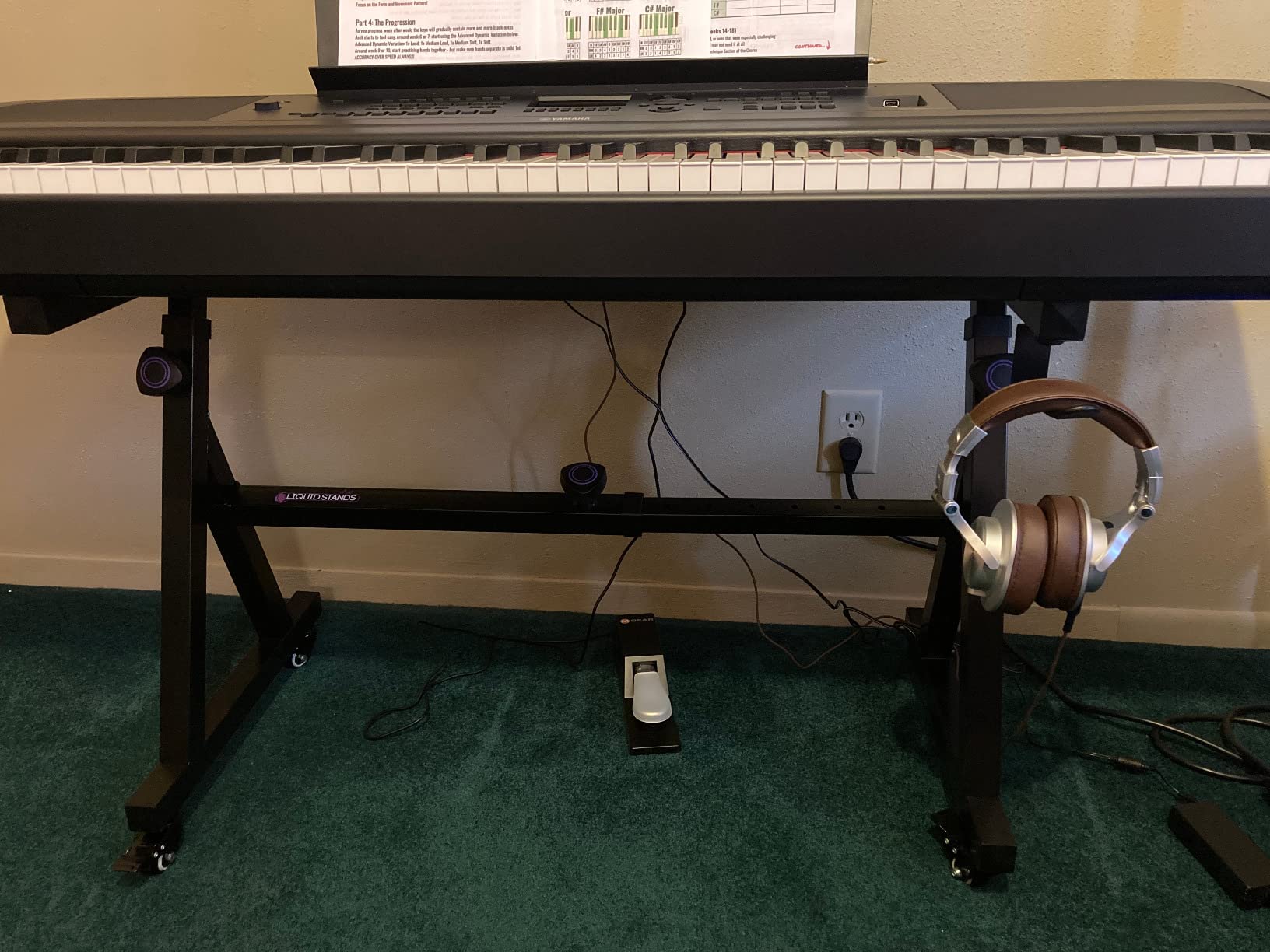 Liquid Stands Keyboard Stand w/ Wheels - Black Z Style Adjustable & Portable Professional Heavy Duty Digital Piano Stand - Fits 54-88 Key Electric Pianos - Sturdy Rolling Musical Keyboard Stand customer photo 2