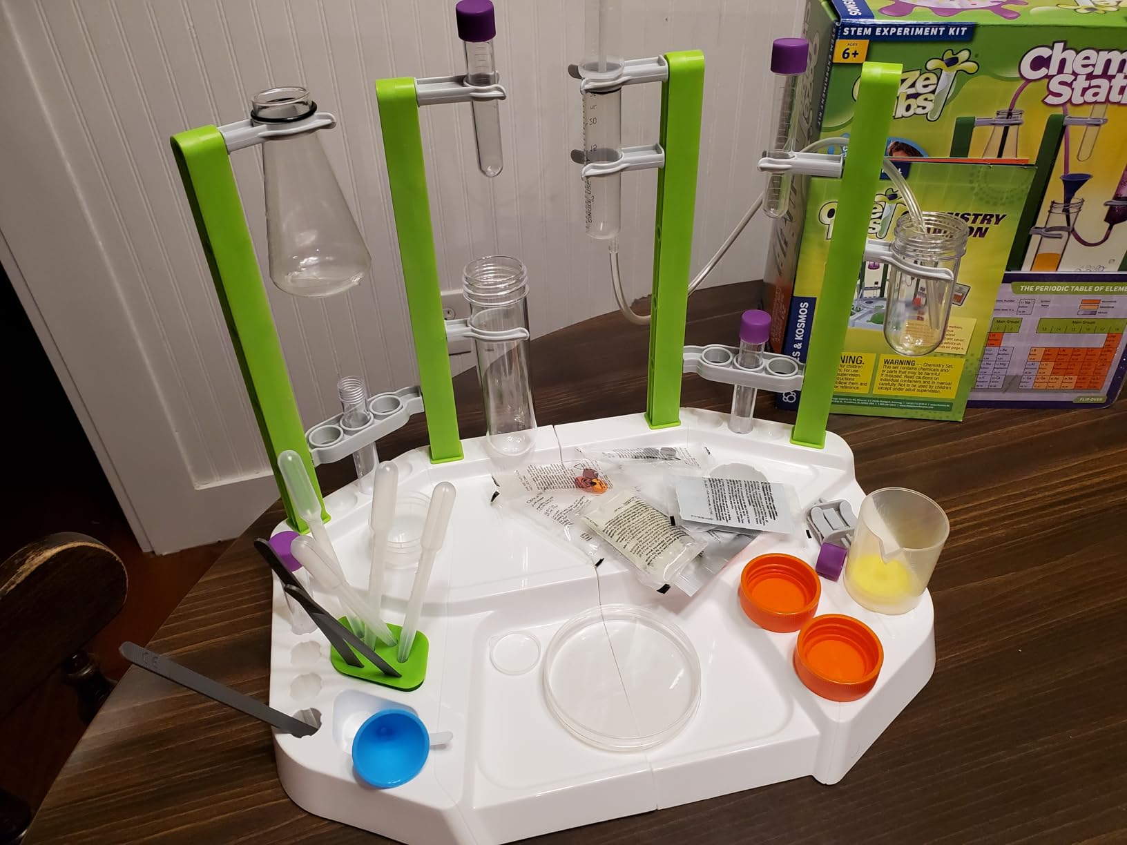 Ooze Labs: Chemistry Station | Experiment Set customer photo 2