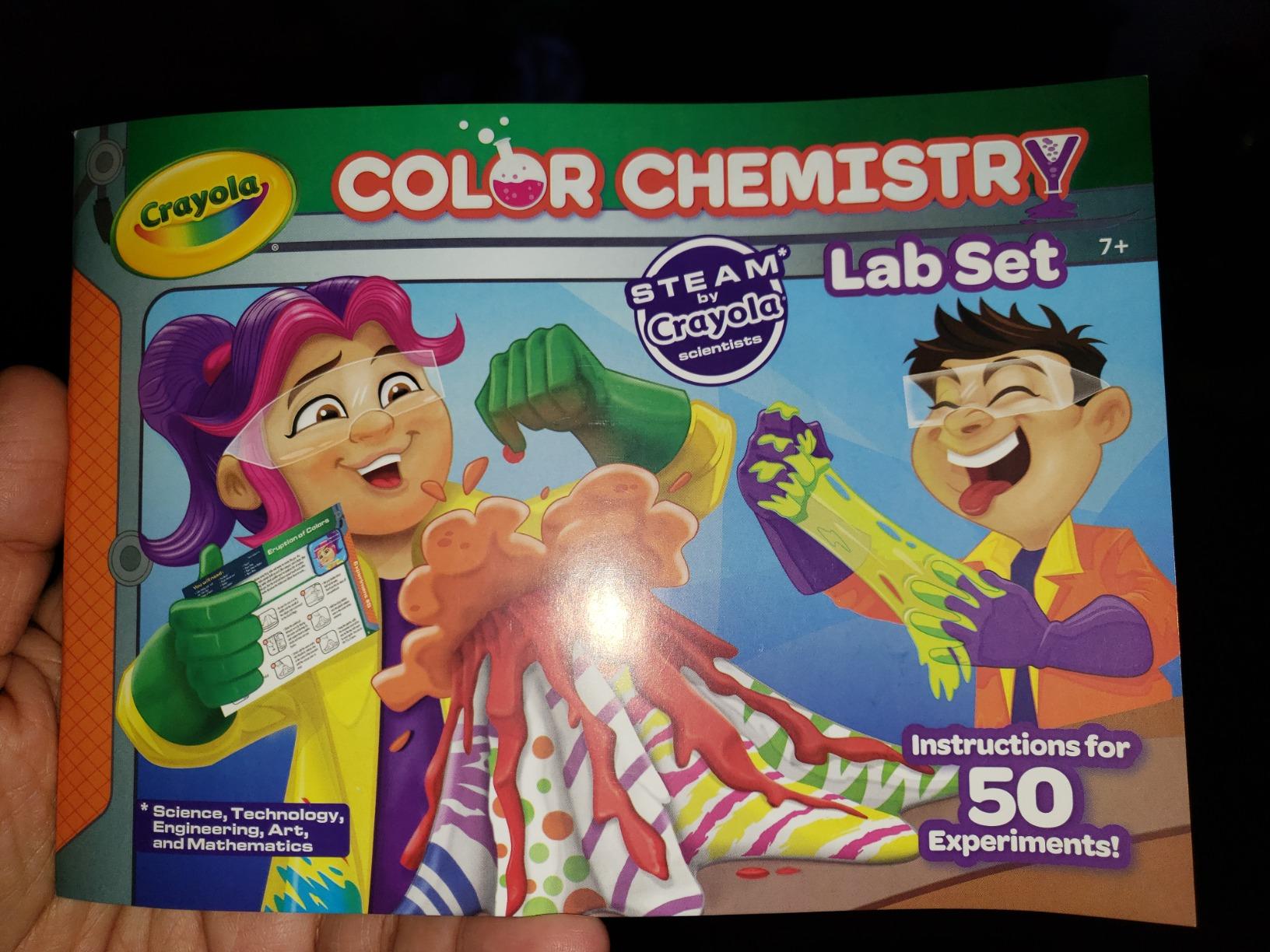Crayola Color Chemistry Set (50 Experiments), Science Kit for Kids, STEM Toy for Kids, Gift for Boys & Girls, Ages 7, 8, 9 customer photo 2