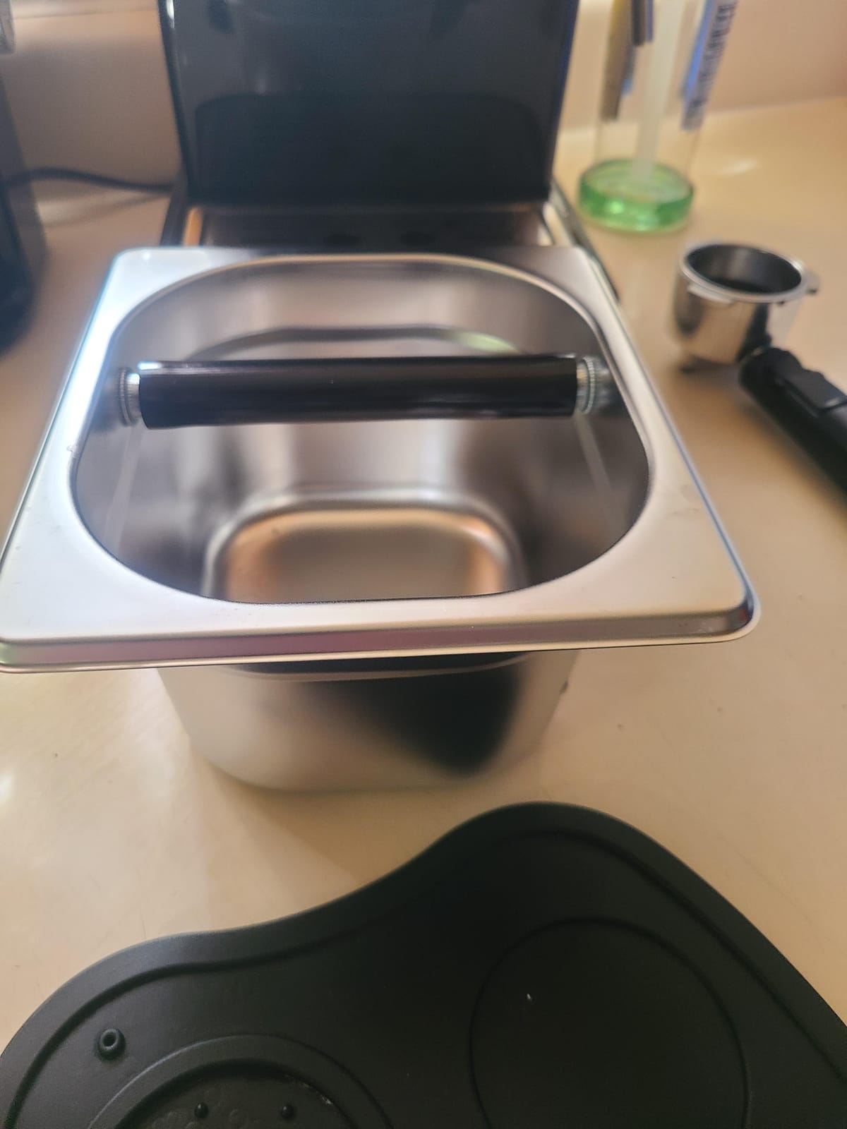 Coffee Knock Box Stainless Steel, 6.9 Inch Espresso Knock Box for Espresso Coffee Grounds, 1.5L Large Capacity Built-In Knock Box with Rubber Knock Bar for Home Barista & Coffee Bar customer photo 1