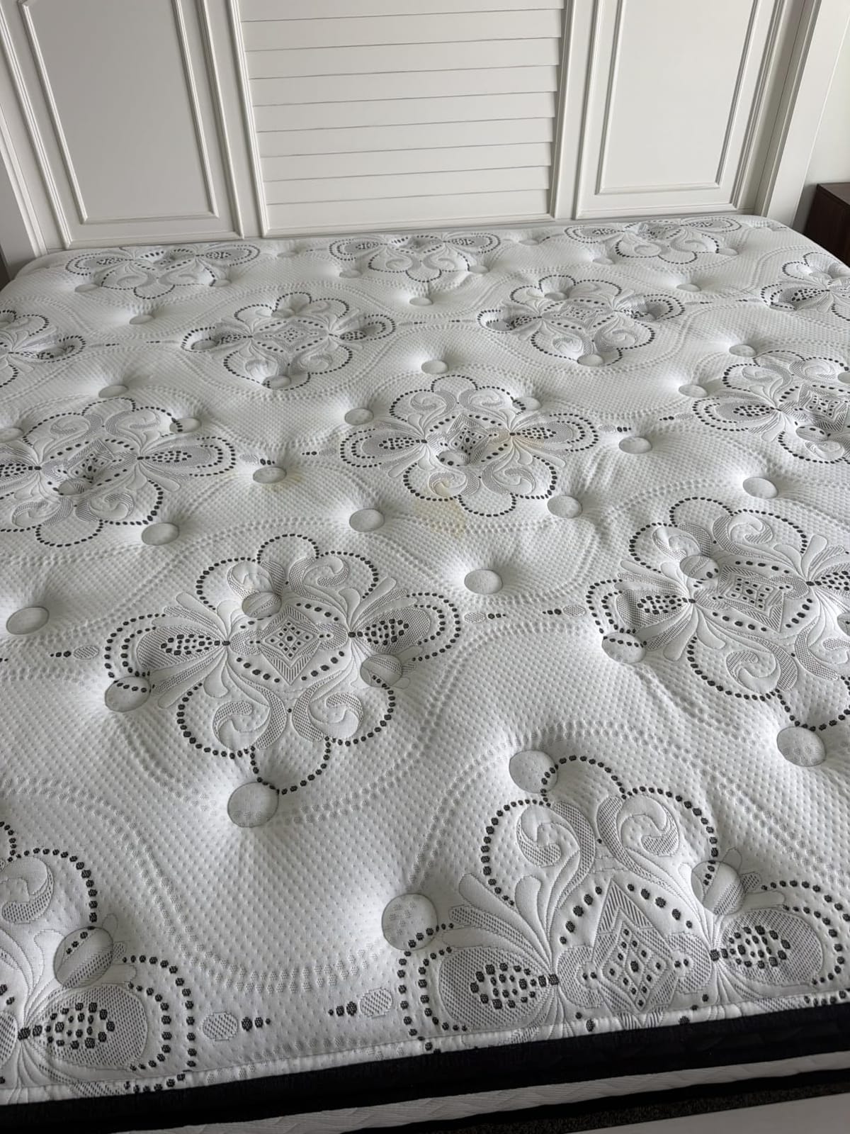 Signature Design by Ashley Queen Mattress, 10 Inch Medium Firm Hybrid customer photo 2