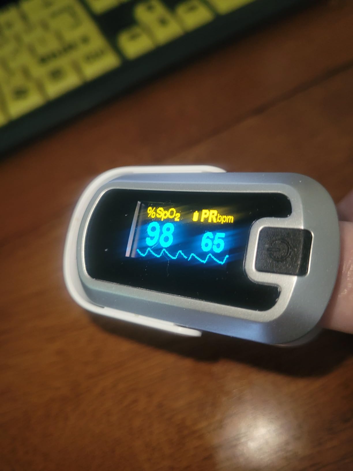 mibest OLED Finger Pulse Oximeter, O2 Meter, Dual Color White/Silver customer photo 1