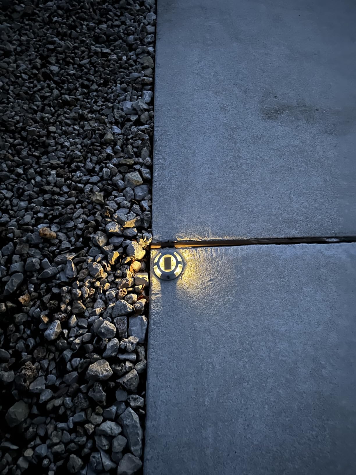 SIEDiNLAR Solar Deck Lights Outdoor LED Driveway Dock Lights, 4 Pack, White customer photo 2