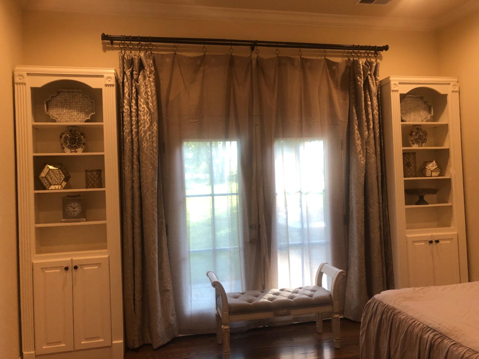 Signature Design by Ashley Realyn Upholstered Accent Bench, Antique White customer photo 2