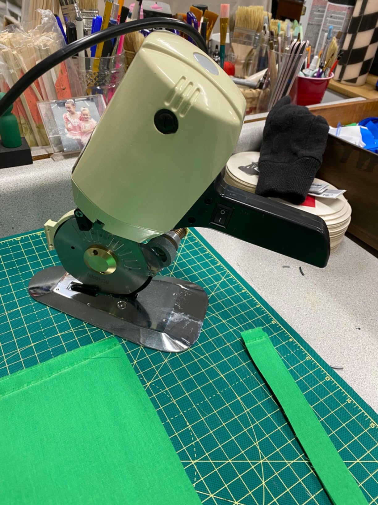 BEAMNOVA Electric Rotary Cutter for Fabric, Cloth Cutting Machine customer photo 2