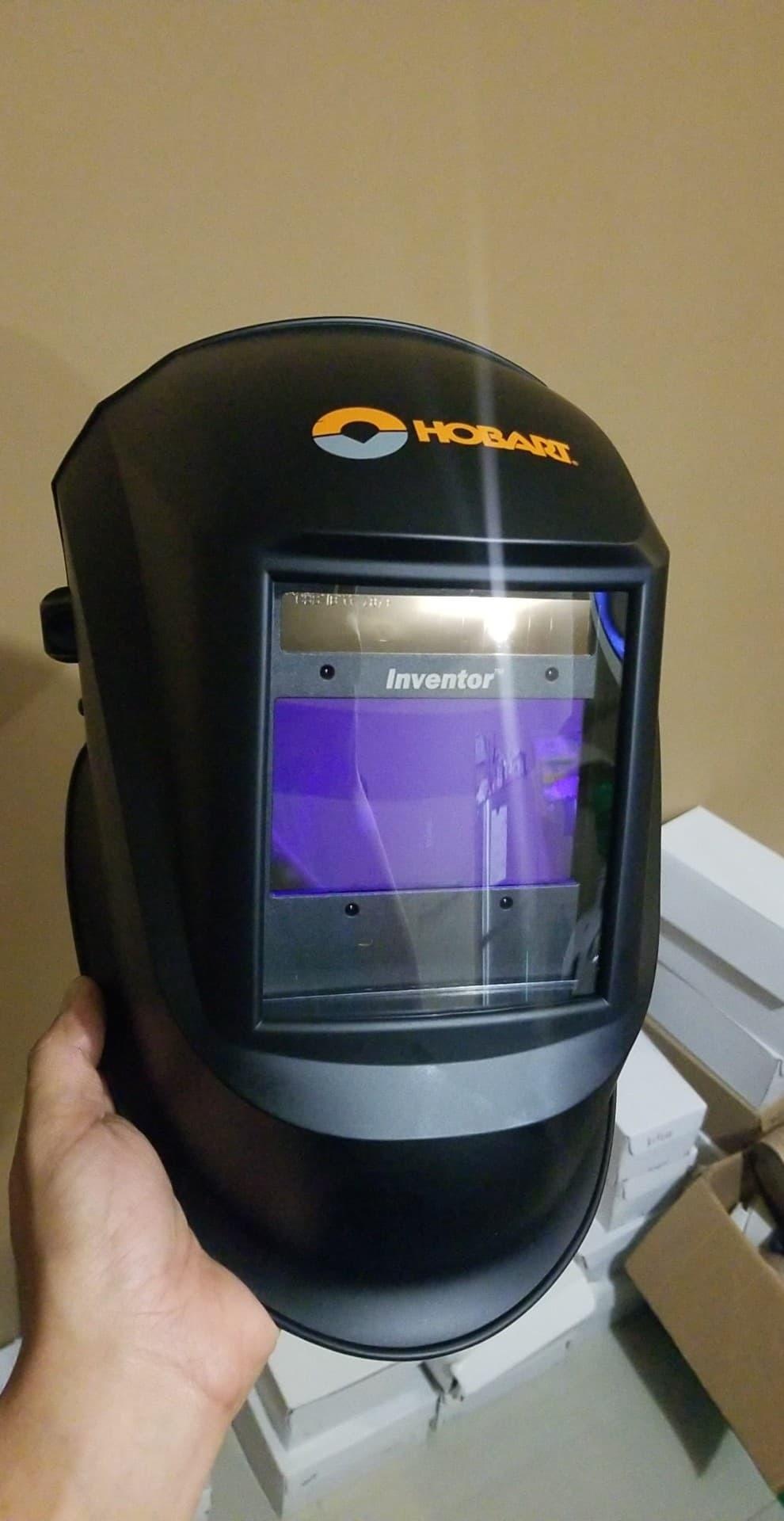 Hobart 770890 Auto-Darkening Welding Helmet, Large, Black customer photo 1