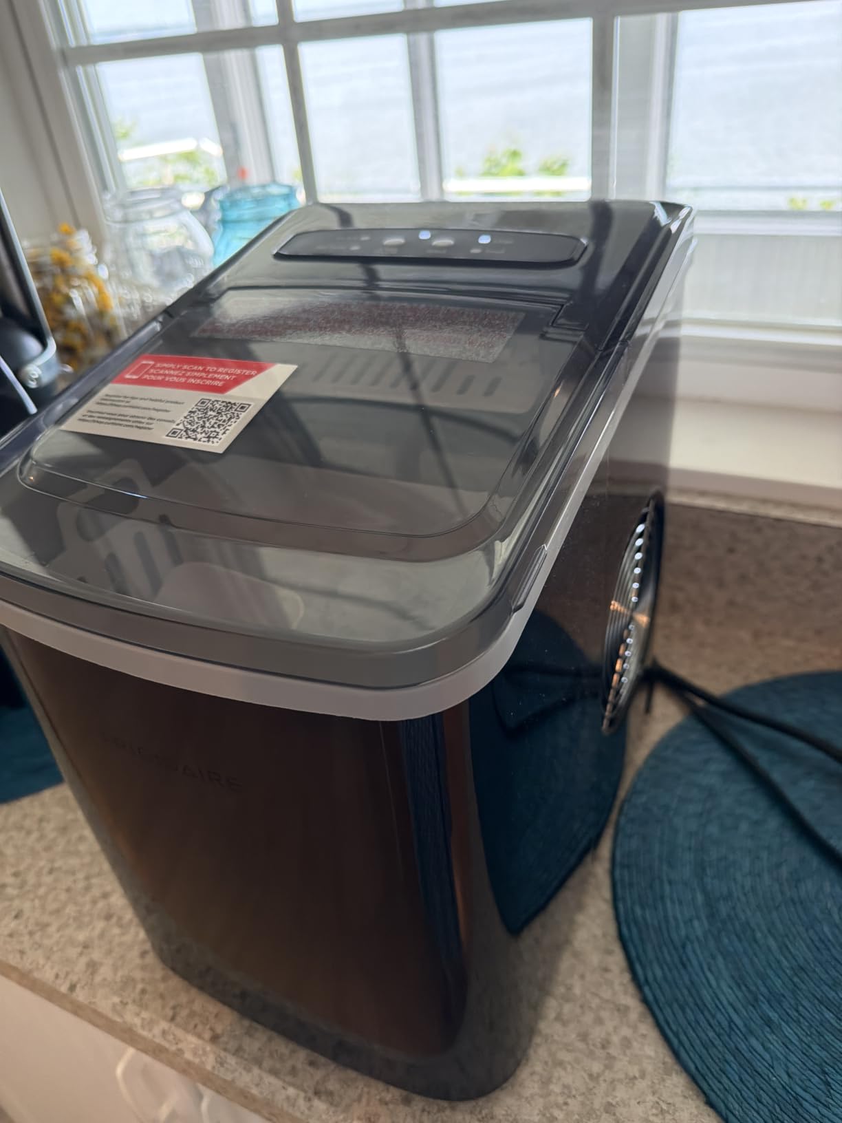 Frigidaire Counter top Portable, 26 lb per Day Nugget Ice Maker Machine (Red Stainless Steel) customer photo 1