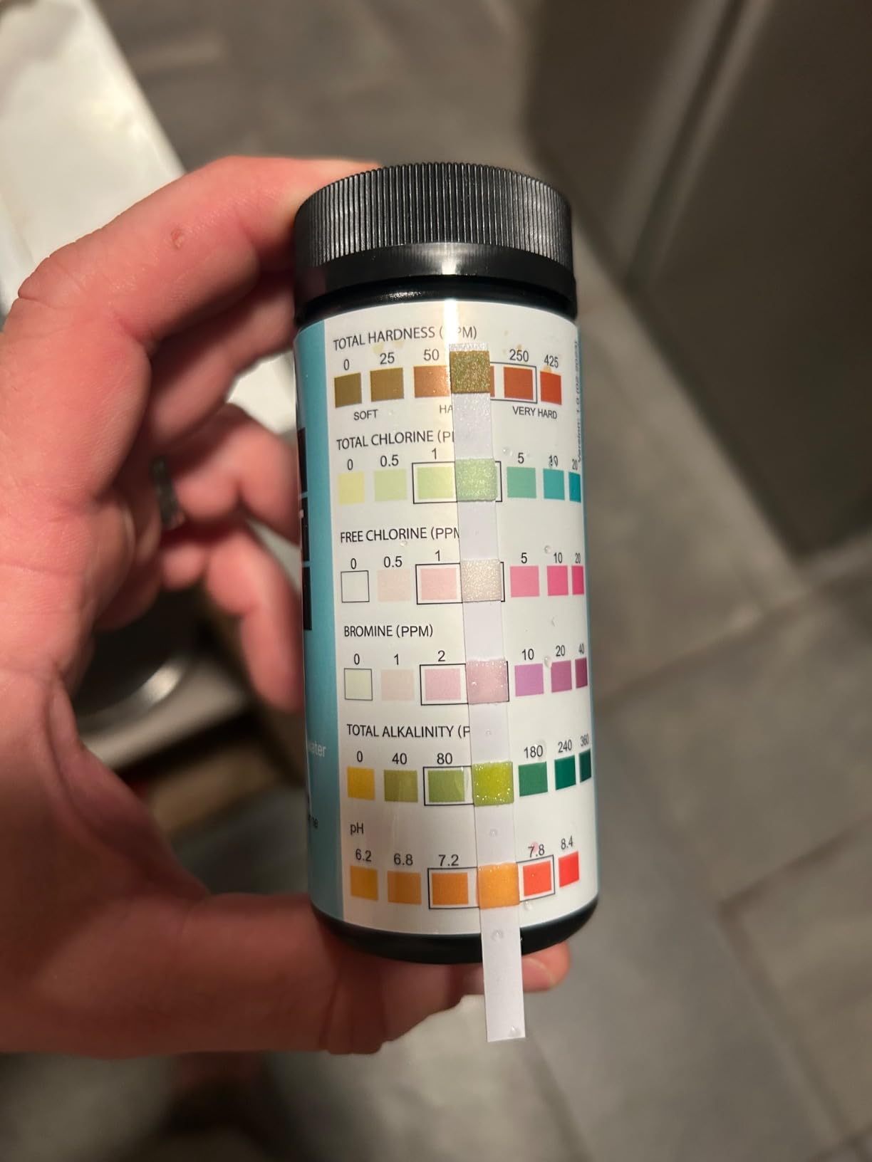 JNW Direct Hot Tub Test Strips for Spas - 6 in 1 Water Test [100 Pack] customer photo 1