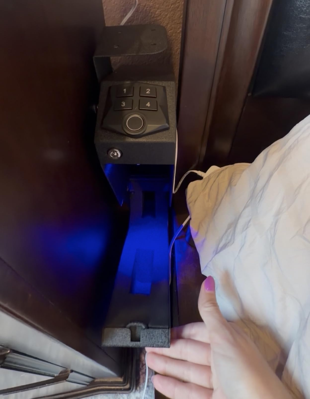 RPNB Bedside Gun Safe for Handgun,Biometric Pistol Safe,Small Handgun Safes | California DOJ Certified,Mounted Handgun Safe,Biometric Fingerprint,Auto Open Lid,4-Digit PIN Keypad,Nightstand,Desk customer photo 2