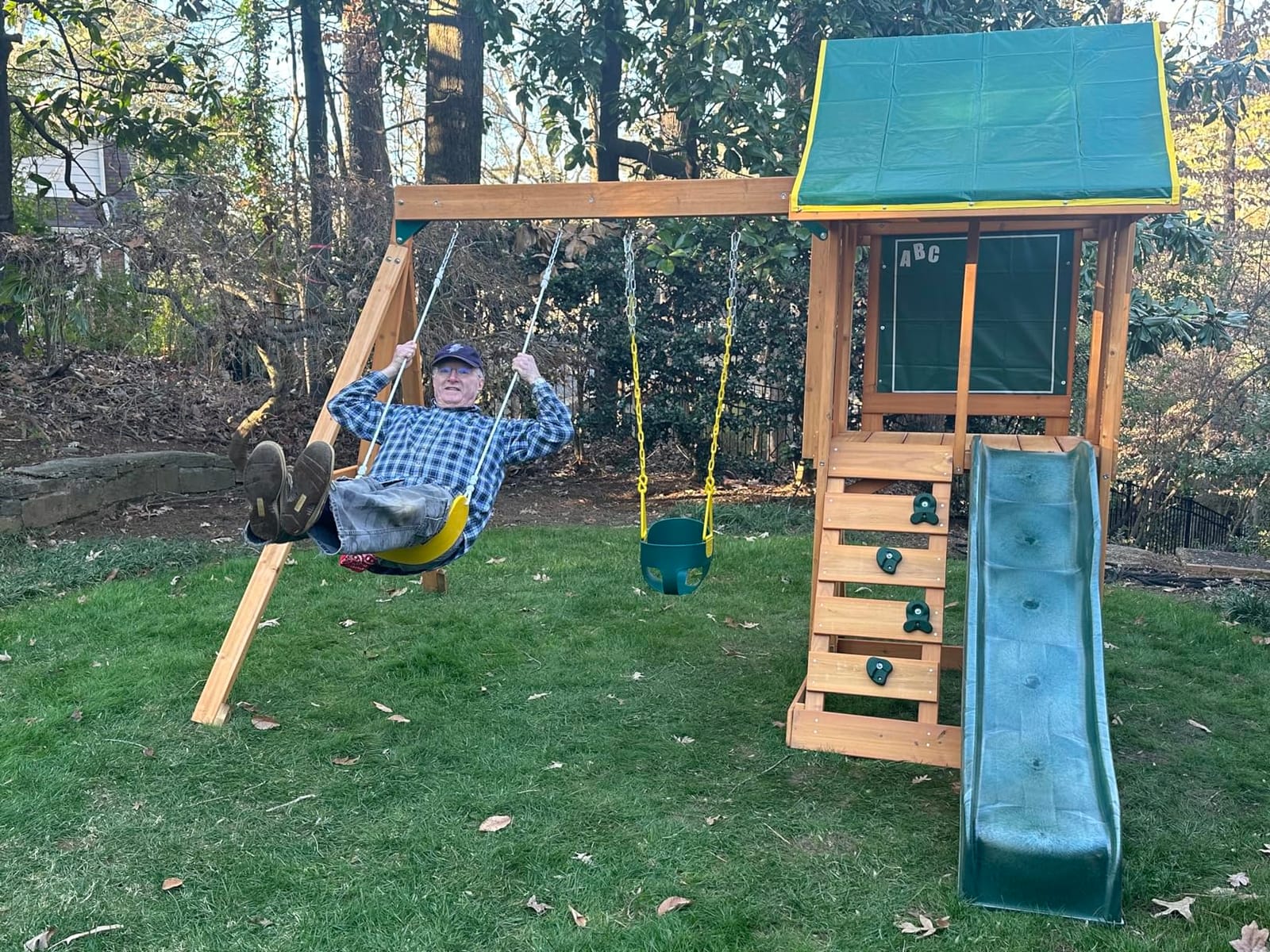 Deluxe High Back Full Bucket Toddler Swing with Pinch Protection, Green customer photo 2