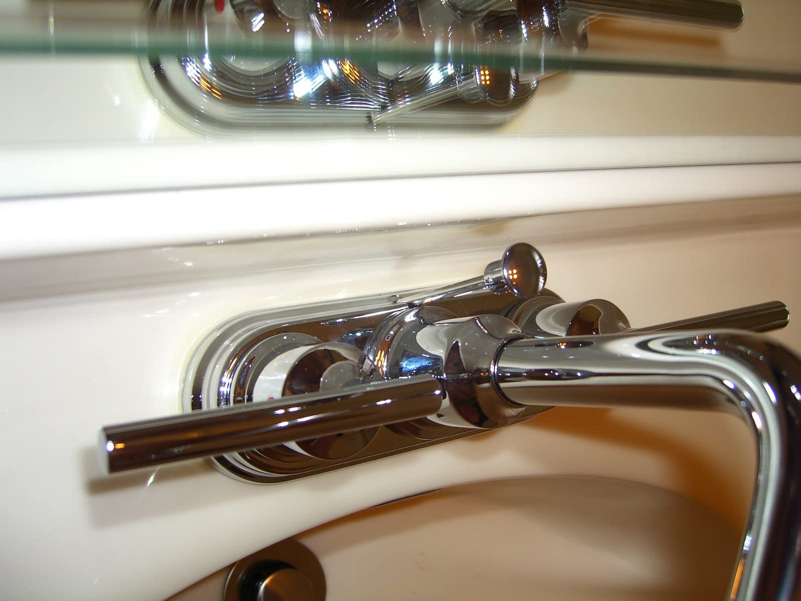WOWOW Black Bathroom Faucet 3 Hole, Widespread Vanity Sink Faucets 8 Inch customer photo 2
