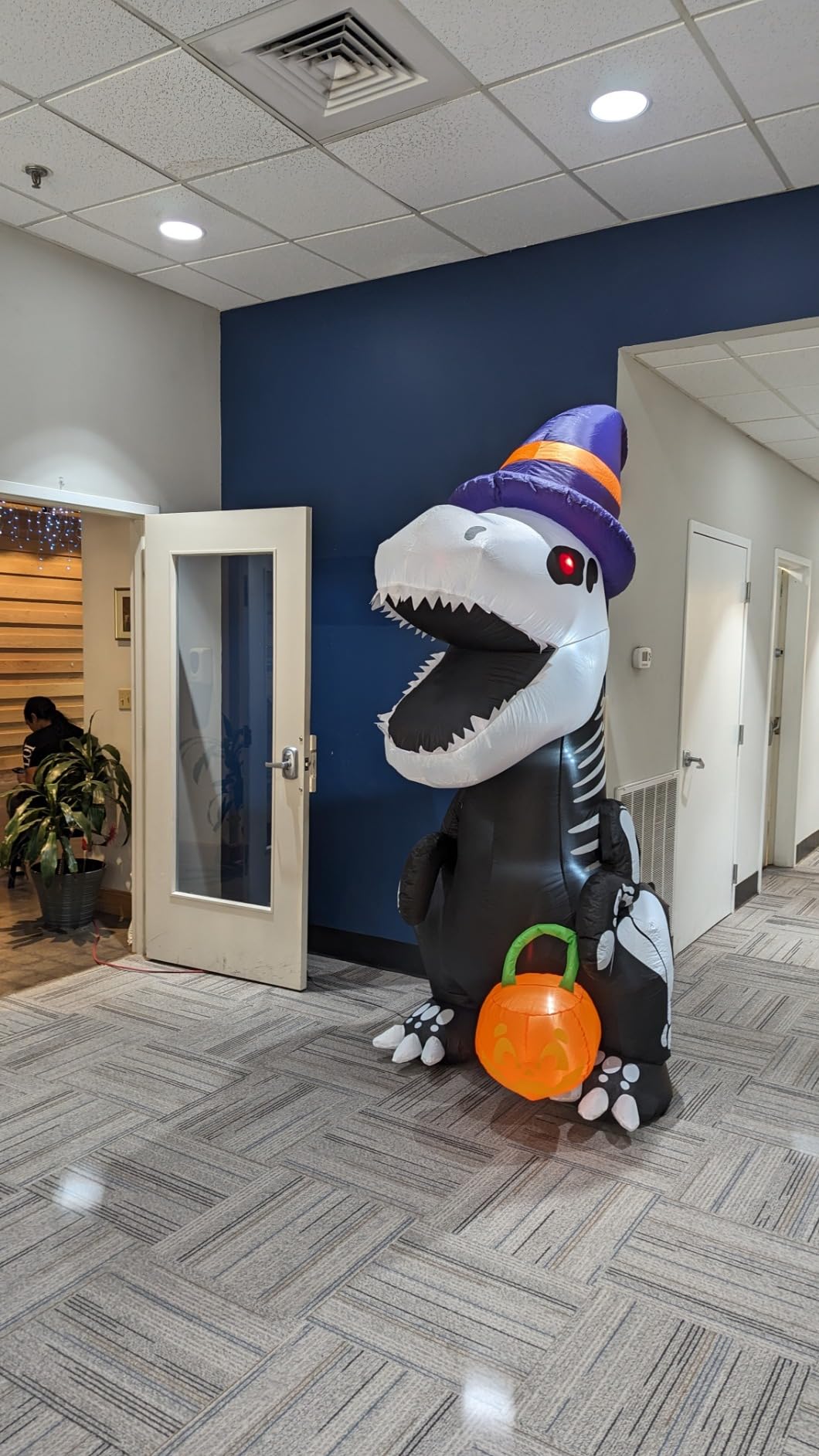 Joiedomi 8 FT Halloween Inflatable Skeleton Dinosaur with Pumpkin & Built-in LEDs, Halloween Blow Up Yard Decorations, Lighted Outdoor Dinosaur Skeleton for Garden, Lawn, Patio & Holiday Outside Decor customer photo 1