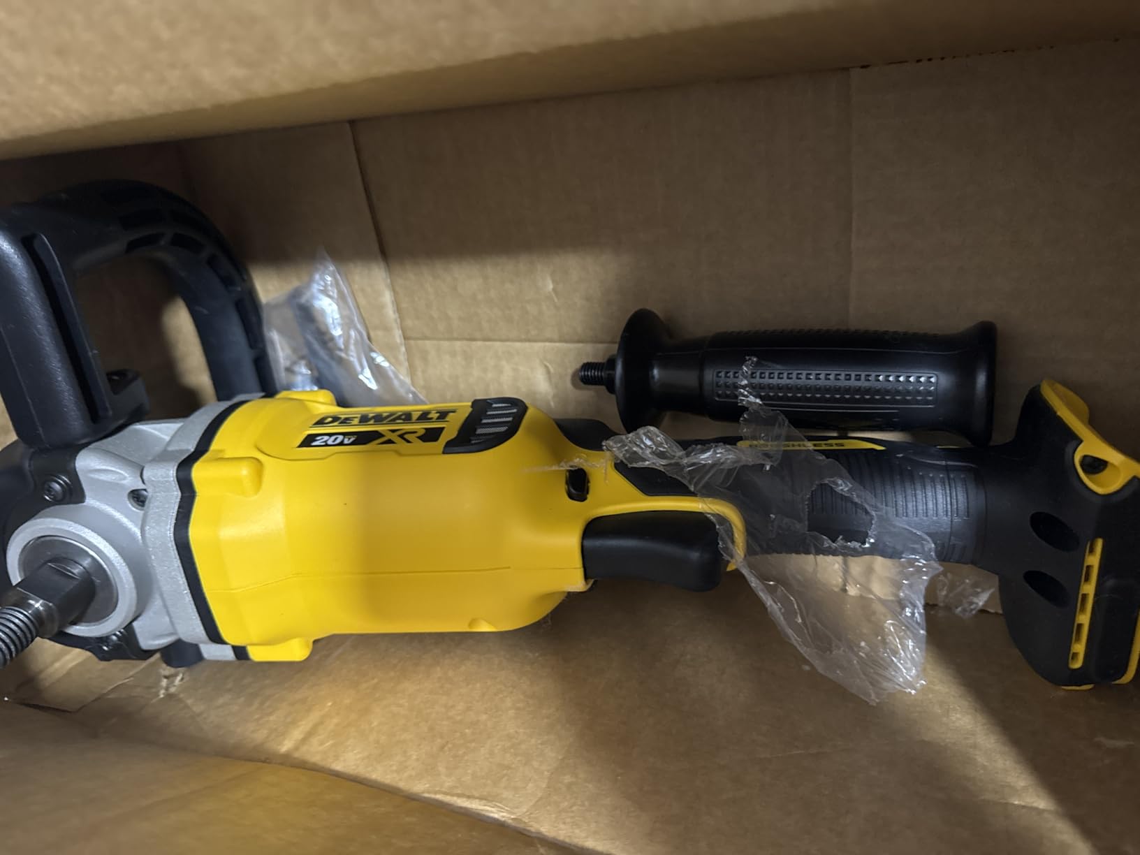 DEWALT 20V MAX* XR Cordless Polisher, Rotary, Variable Speed, 7-Inch, 180 mm, Tool Only (DCM849B) | Brushless motor, Variable-speed trigger and dial, 800-2200 RPM, Tool only customer photo 1