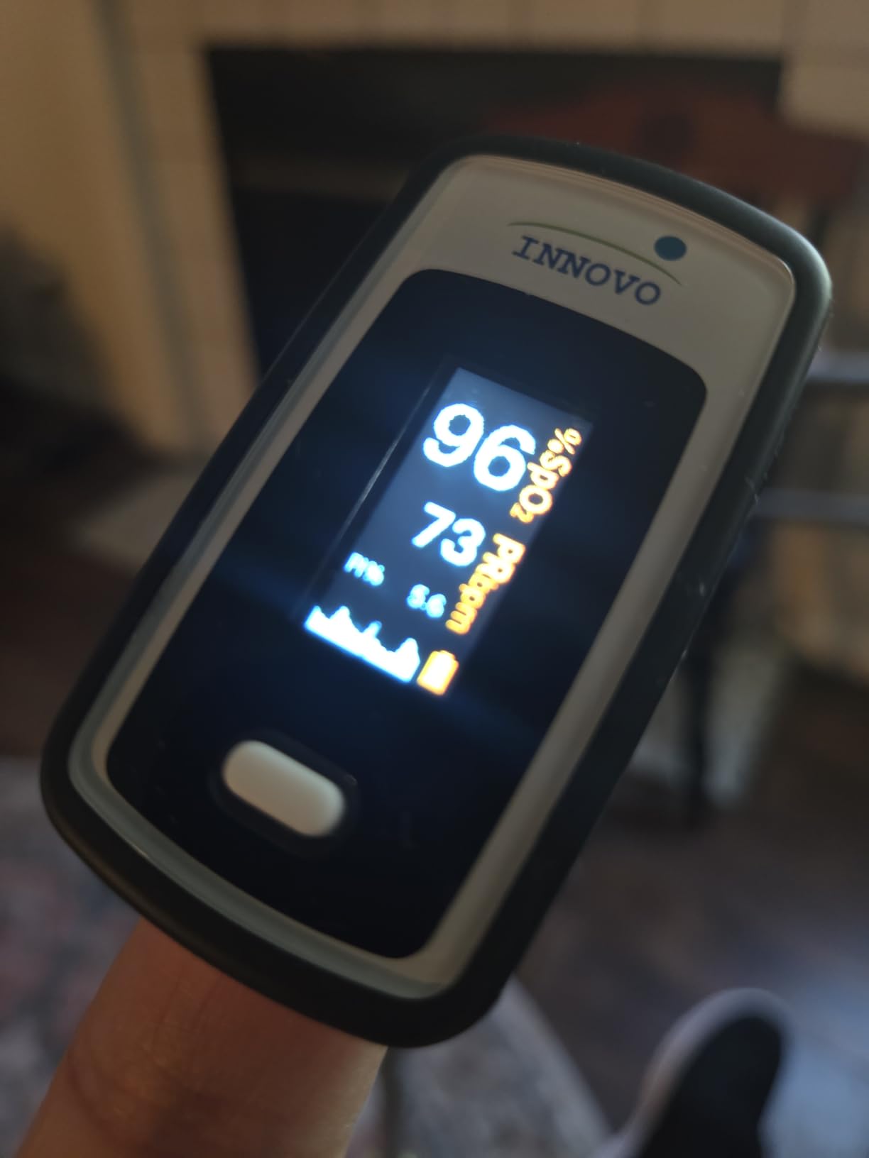 Innovo Deluxe iP900AP Fingertip Pulse Oximeter Blood Oxygen Saturation Monitor with Alarm, Plethysmograph and Perfusion Index customer photo 1