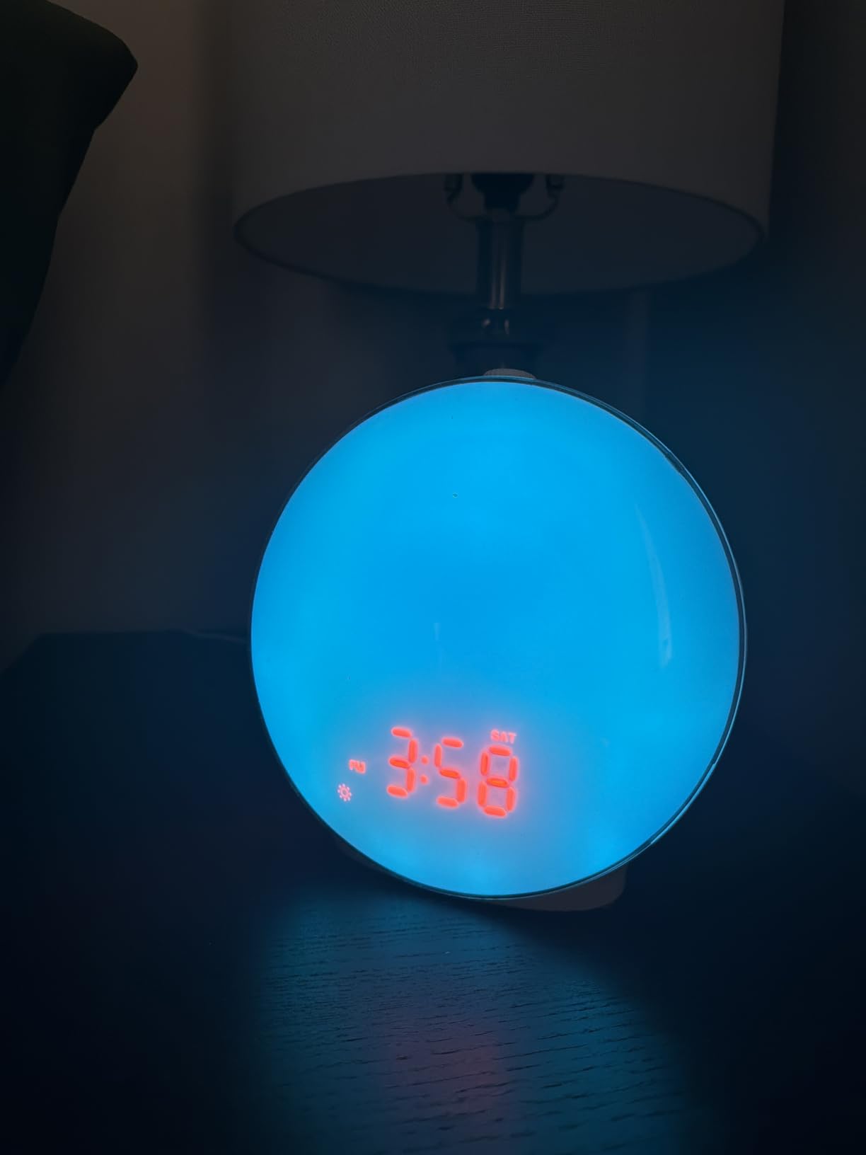 JALL Full-Screen Wake Up Light Sunrise Alarm Clocks for Bedrooms, White Noise Machine for Heavy Sleepers, 25 Natural Sounds, Dual Alarms, FM Radio, 17 Dimmable Colors, Bluetooth Speaker customer photo 2