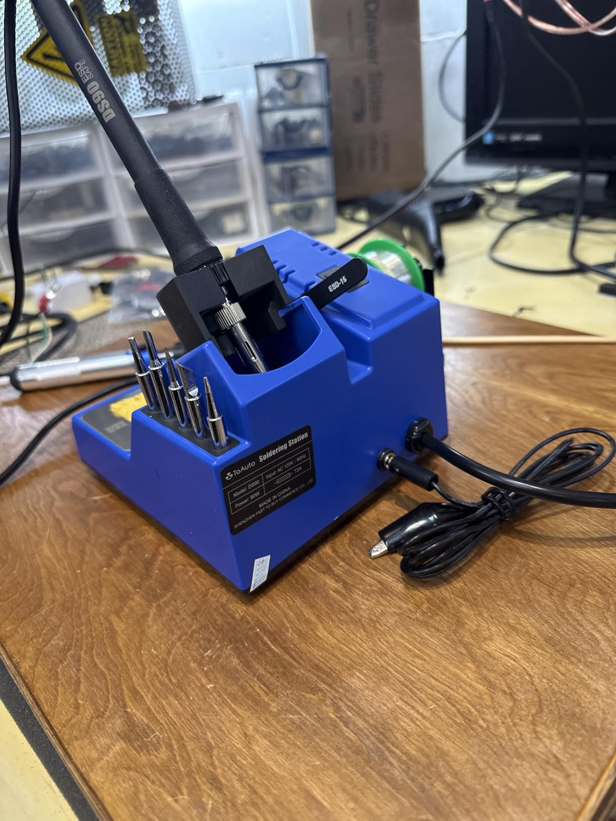 TOAUTO DS90 Soldering Station-°F & °C Dual Digital Display Soldering Iron Station Kit,90W Soldering Iron,302℉- 842℉ Temperature, Anti-Static & Grounding Wire, Auto Standby & Sleep,5 Solder Tips, Blue customer photo 2