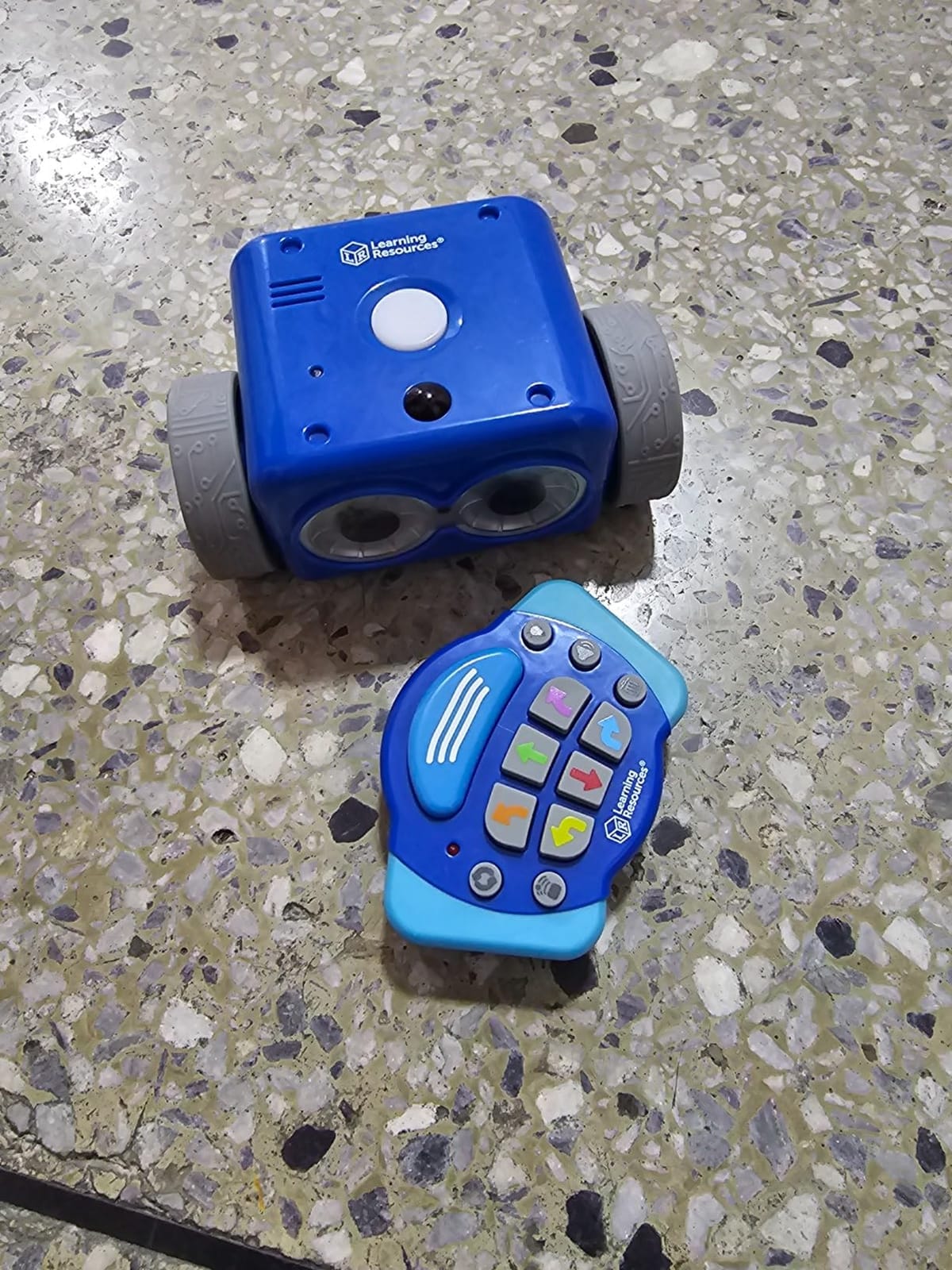 Learning Resources Botley 2.0 The Coding Robot Activity Set customer photo 2