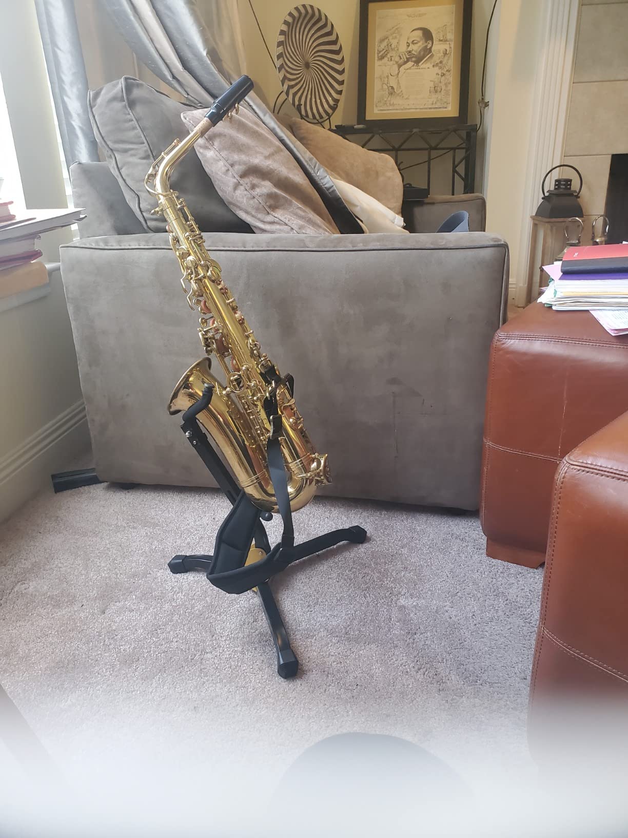 Folding Saxophone Stand for Alto Sax, Alto Tenor Sax Stand, Adjustable Metal Triangle Base Design Saxophone Holder Rack Portable Musical Instrument customer photo 1