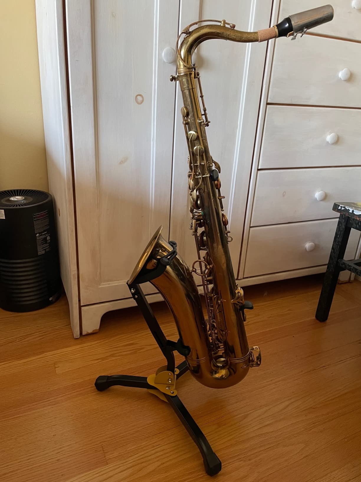 Folding Saxophone Stand for Alto Sax, Alto Tenor Sax Stand, Adjustable Metal Triangle Base Design Saxophone Holder Rack Portable Musical Instrument customer photo 2