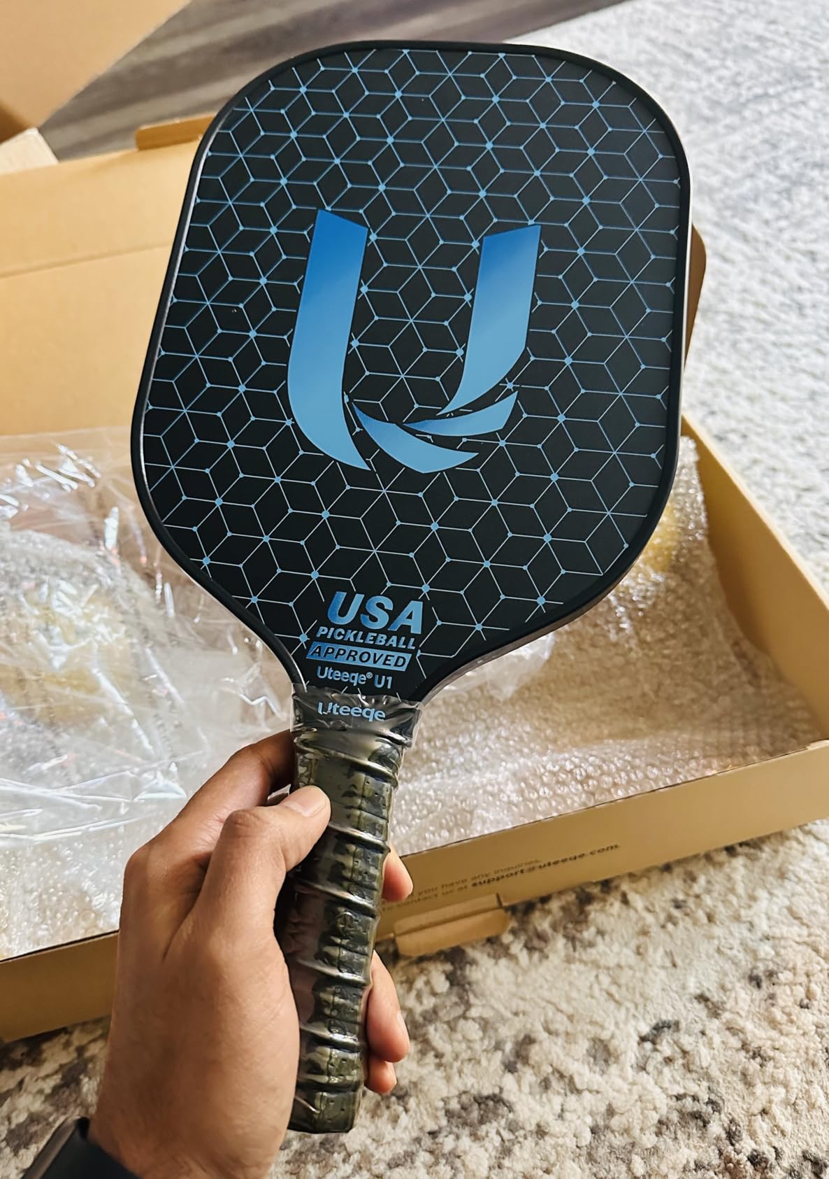 2026 Upgraded Uteeqe Pickleball Paddles Set of 2, Graphite, 14mm Thermoformed One-Mold, Semi-Textured for Extra Grit & Spin, Lightweight, USAPA Approved, Non-Slip, 4.25Inch Grip with Carry Bag & Balls customer photo 2