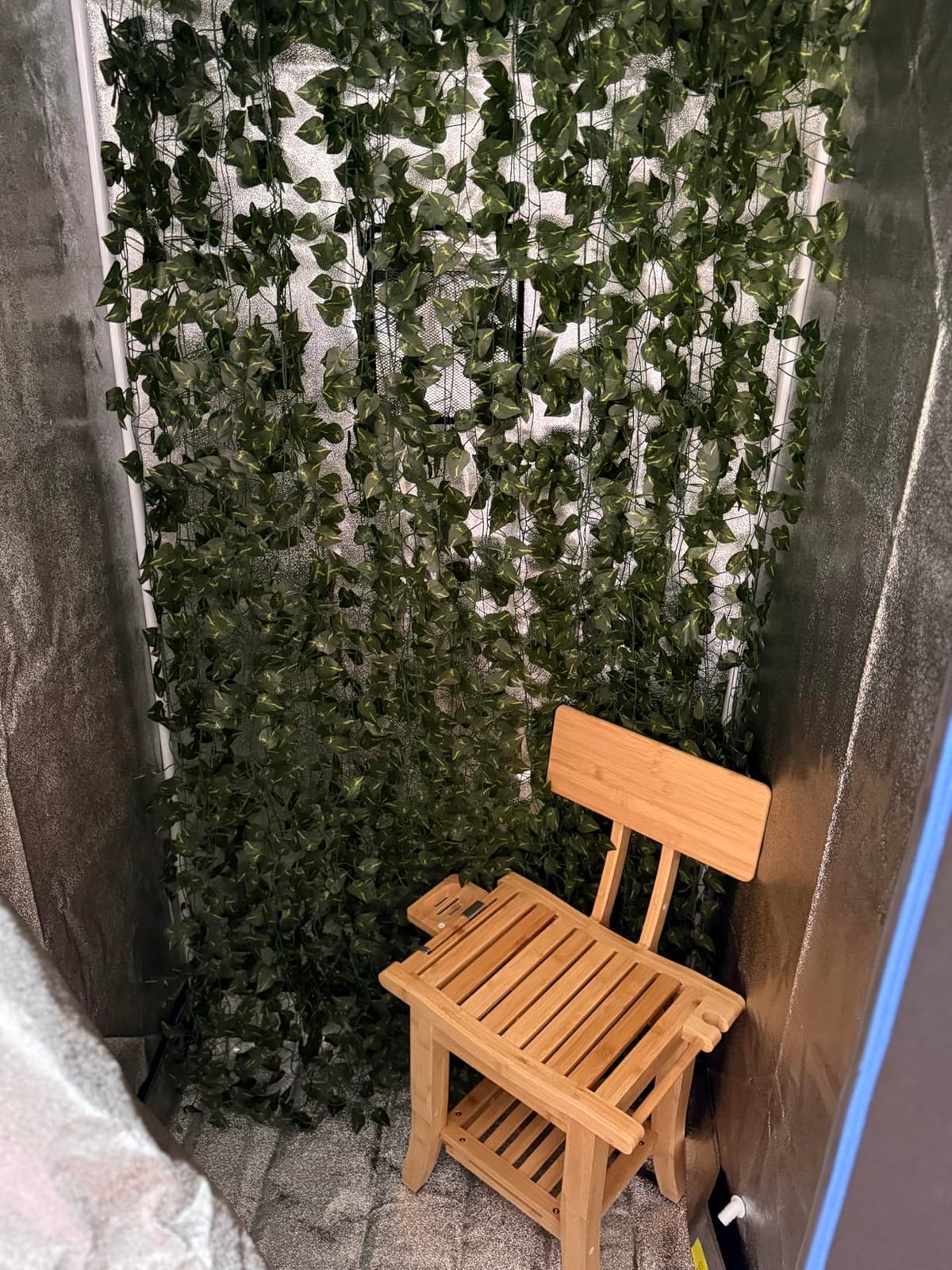 SereneLife Portable Steam Sauna Tent with Extra Large 4L Steamer - Includes Folding Sauna Chair, Remote Control w/ 9 Heat Levels for in-Home Spa - 2.9' x 2.9' x 5.9' customer photo 1