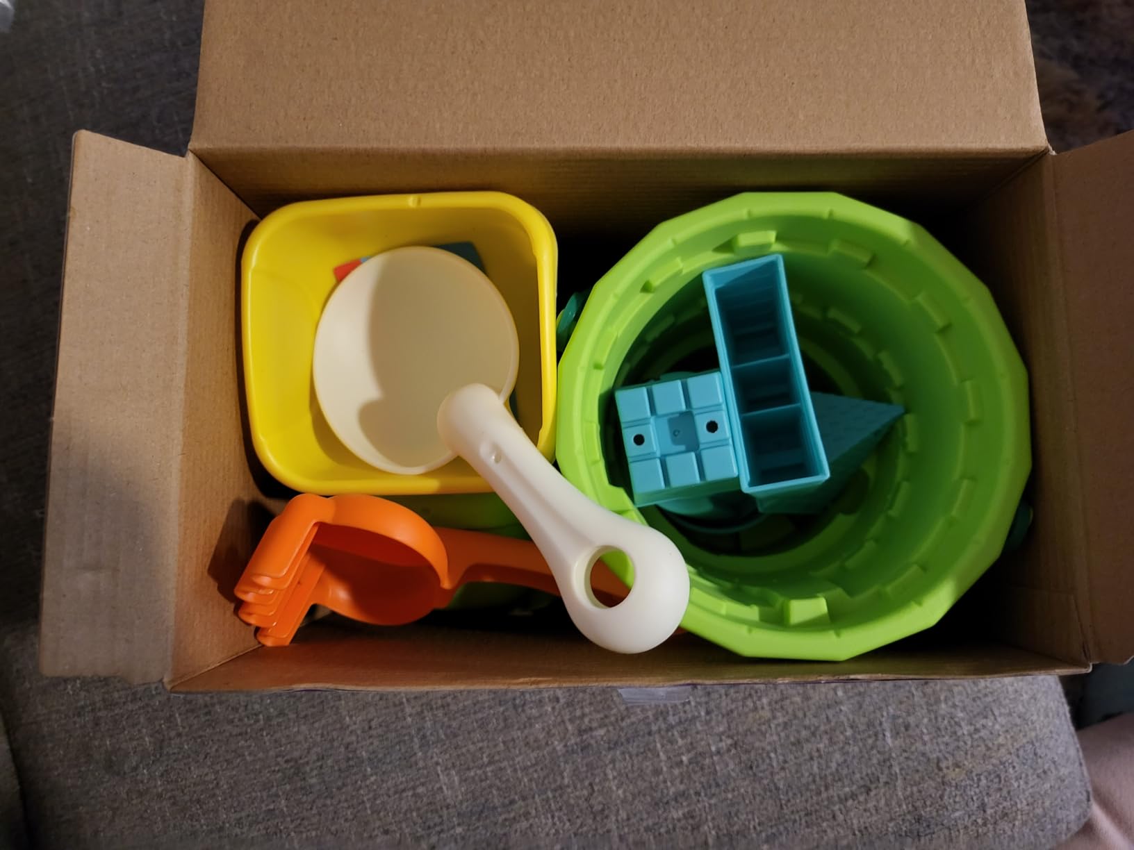 TOY Life Beach Sand Toy Set with Dump Truck & Bucket, Ages 3-5 customer photo 1