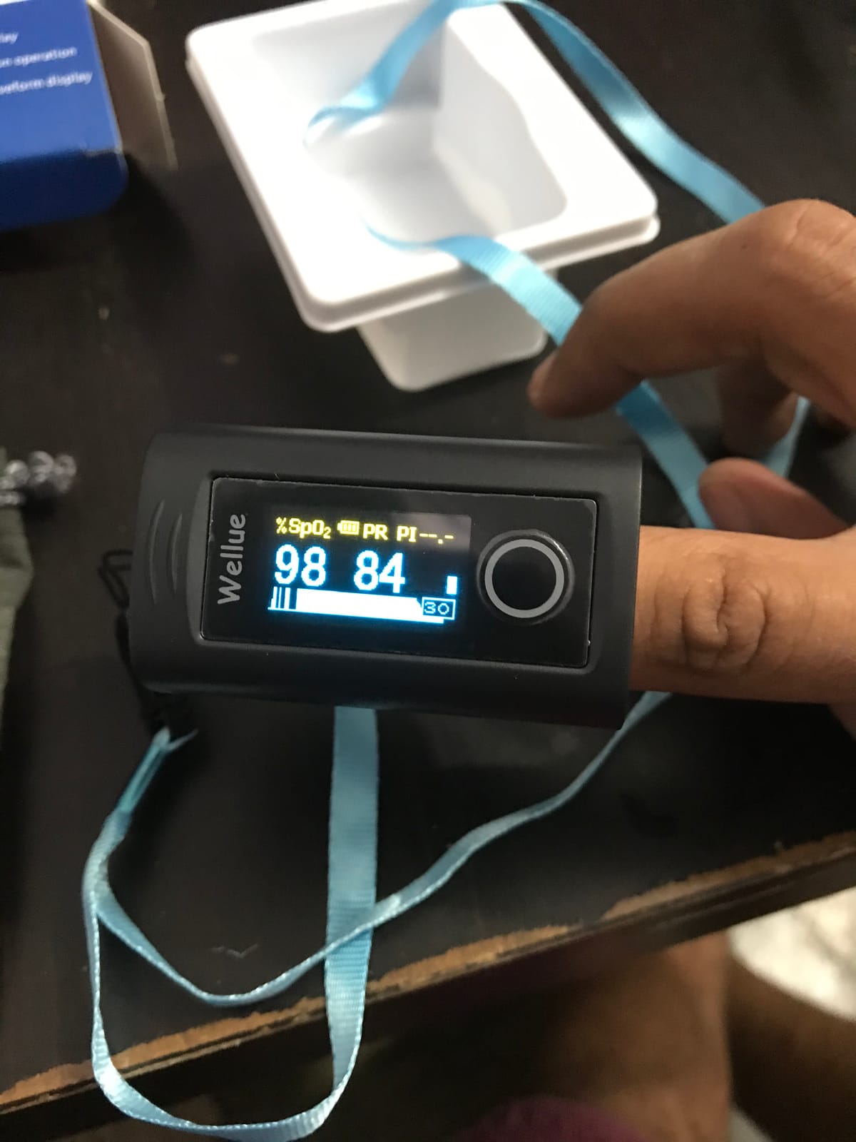Wellue Fingertip Pulse Oximeter, Blood Oxygen Saturation Monitor with Batteries, Carry Bag & Lanyard for Wellness Use customer photo 2
