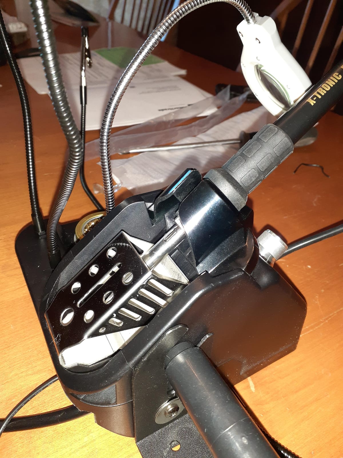 X-Tronic 3060-PRO • 75W Soldering Iron Station Kit • 5 Extra Tips • Mini Mag Lamp • 4 Helping Hands • Solder Sucker • Tweezers • 50g Solder • Brass Sponge w/Flux • Sleep Func, °C/°F, 3 Temp Presets! customer photo 1