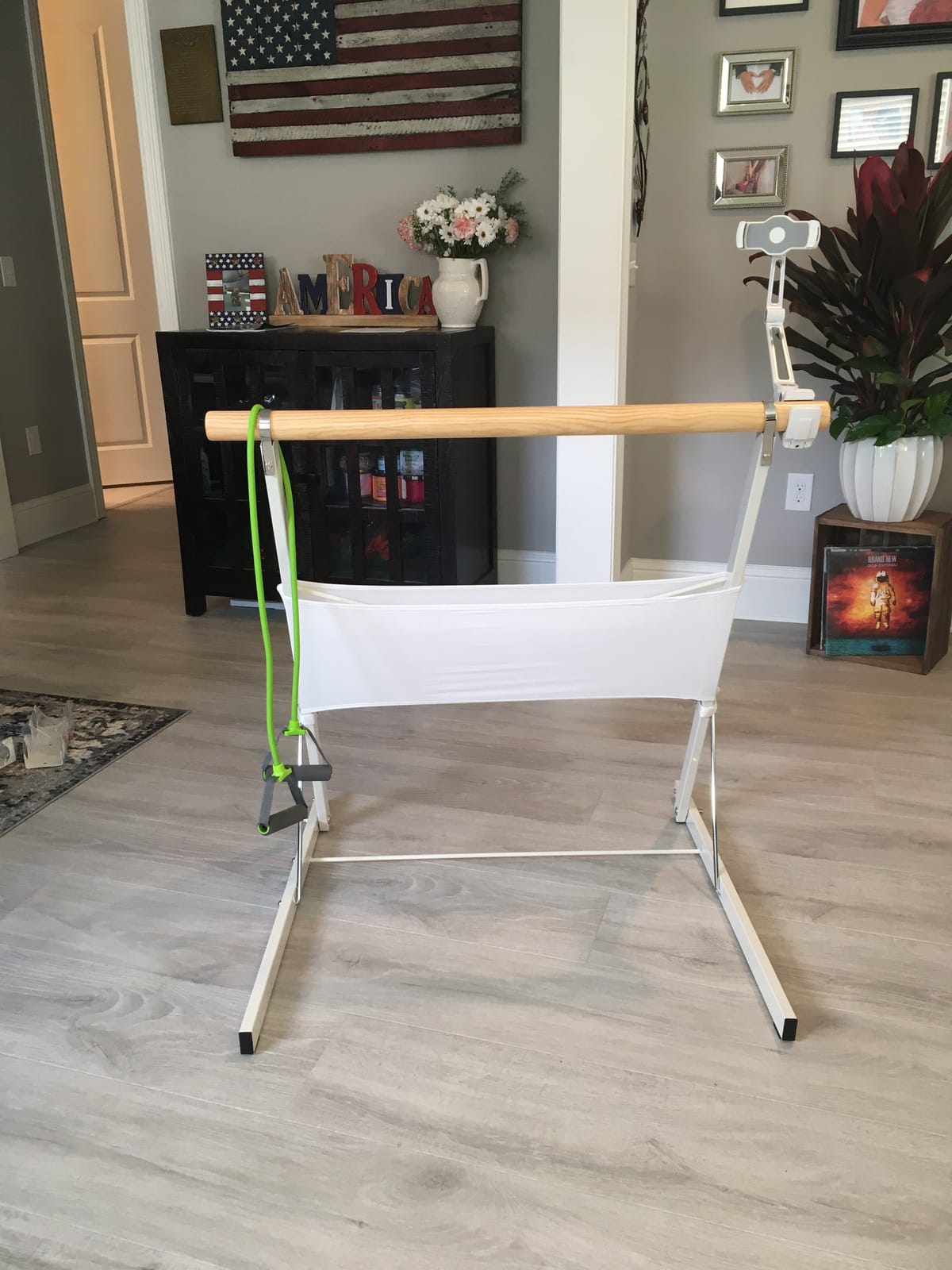 Portable Folding Exercise Bar for Barre, Balance and Ballet Home Workouts customer photo 1