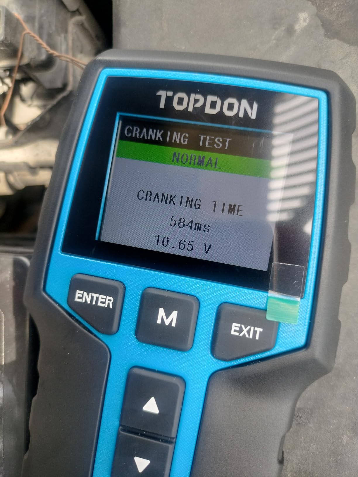TOPDON BT200 Car Battery Tester, 12V/24V, 100-2000 CCA Load Tester customer photo 1