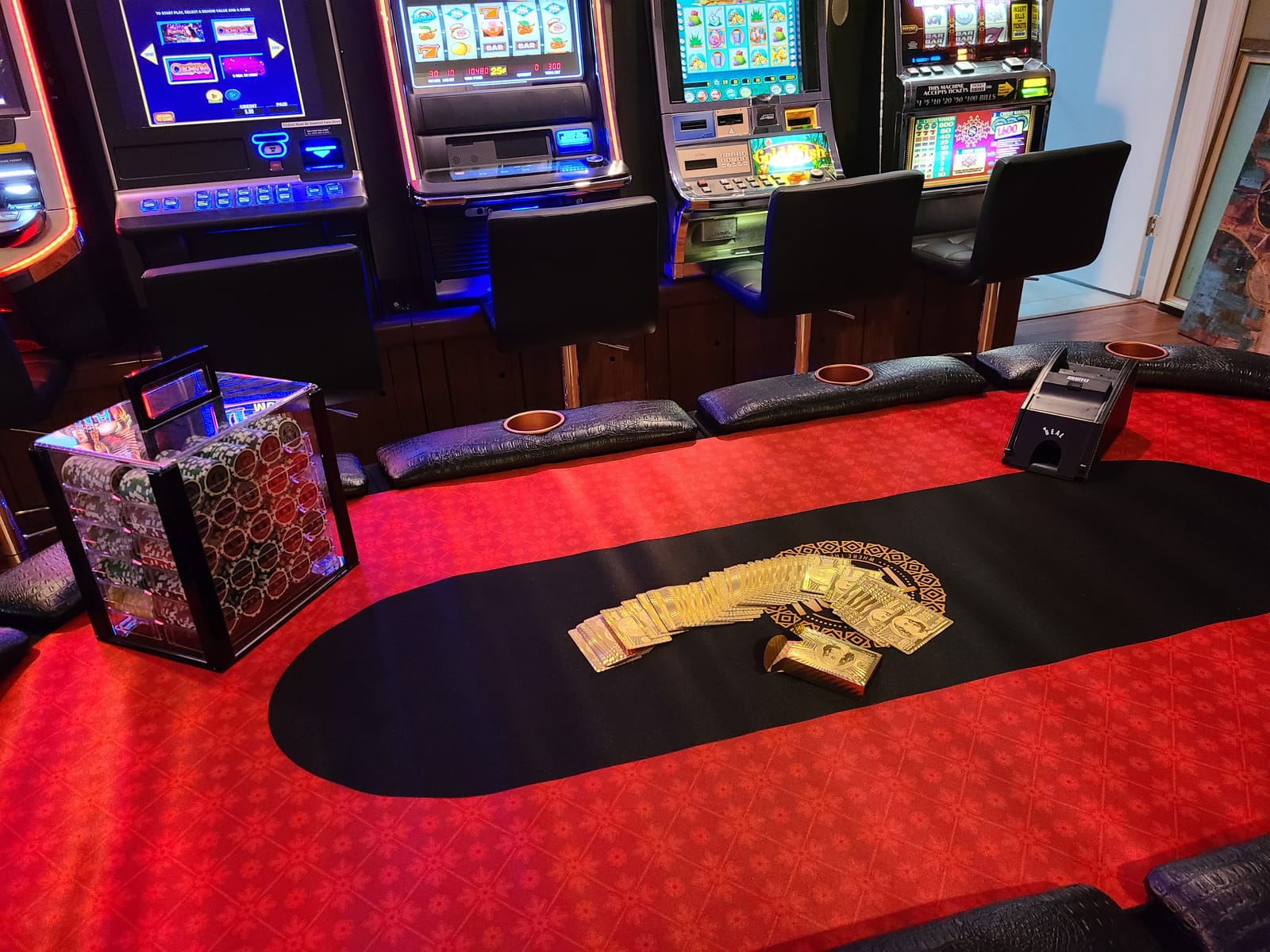 Triton Premium Foldable Poker Table - Poker Table for 10 Players Long-Lasting, Luxurious Vegas Style Casino Experience at Home, Padded Armrests and Cup Holders, Perfect for Texas Holdem Games customer photo 2