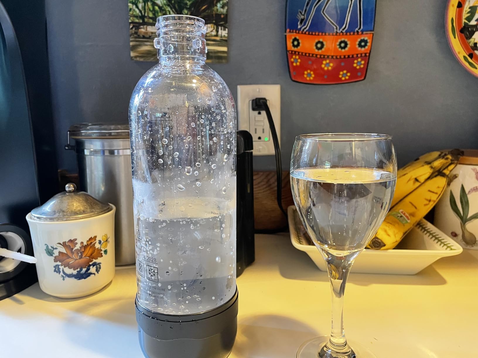 Drinkmate OmniFizz Sparkling Water Maker & Soda Streaming Machine | Carbonates Any Drink | ULTIMATE BUNDLE | Includes Three 60L CO2 Cartridges + Two BPA-Free Bottles (Matte Black) customer photo 2